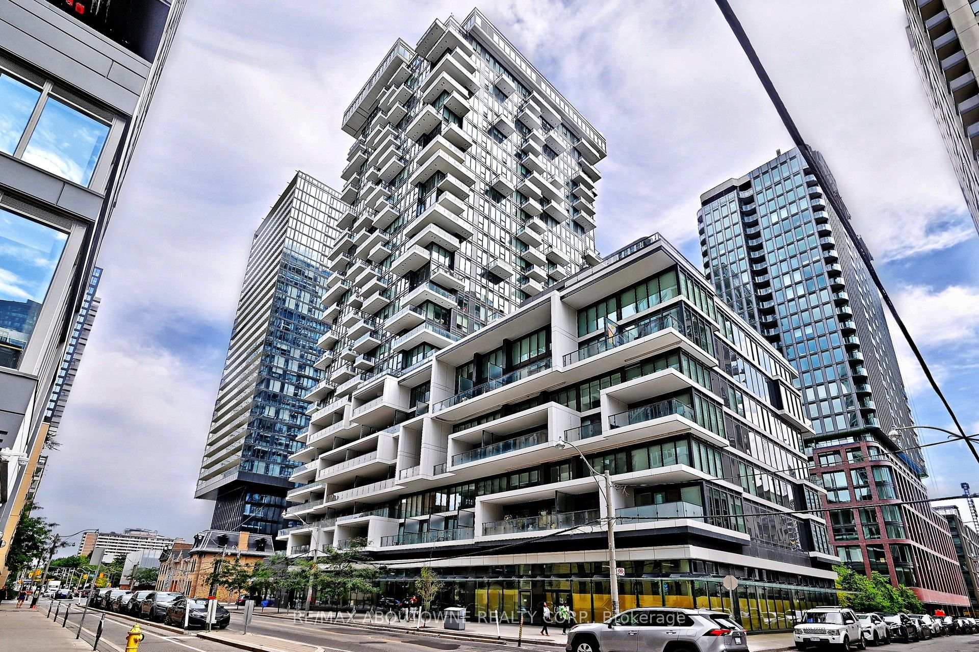 Front of Unit 2905, 77 Shuter Street