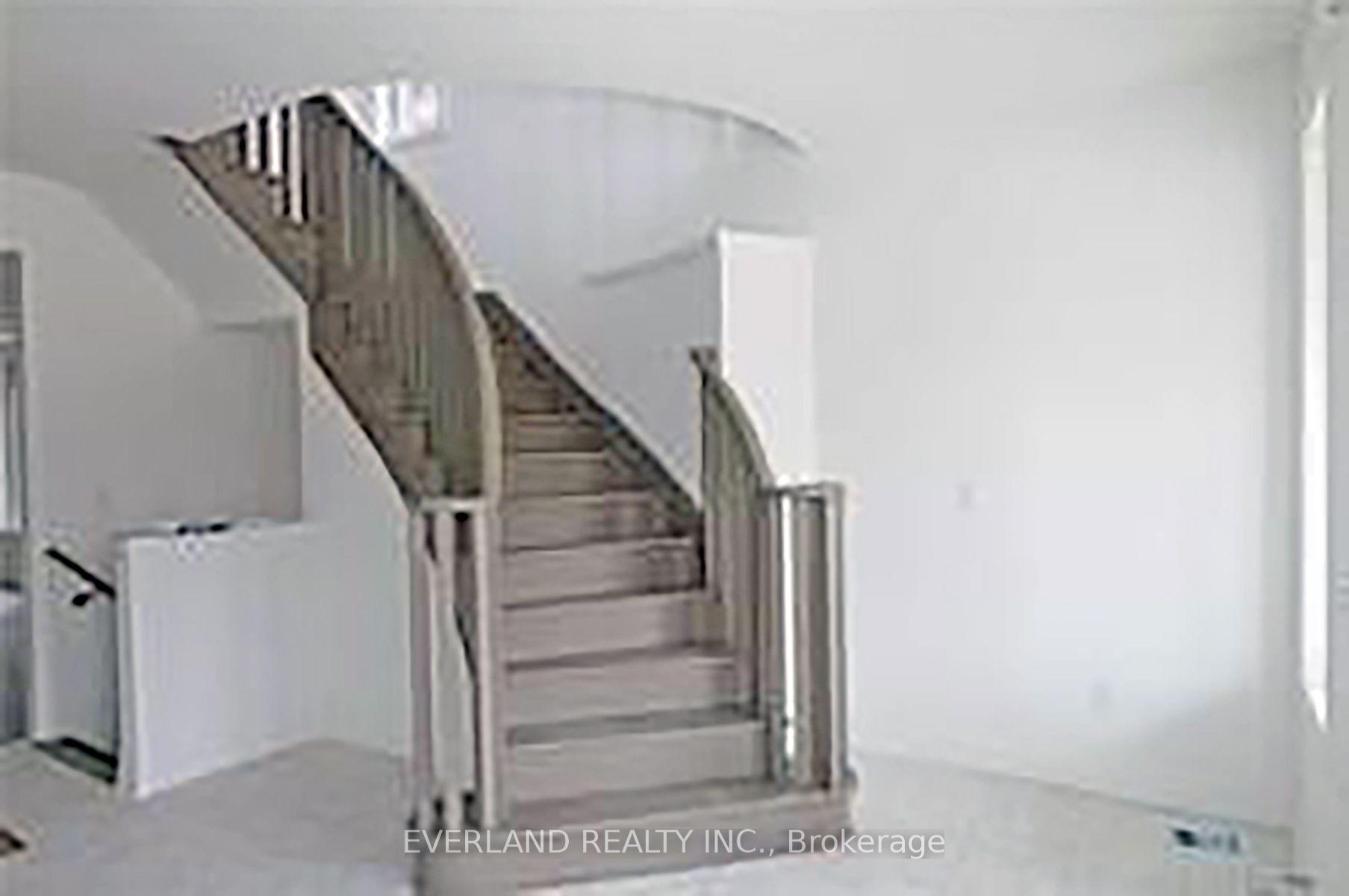 Photo 3 of 27 Prosperity Way, East Gwillimbury, Holland Landing — HOMEH