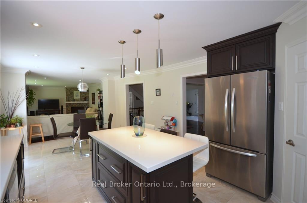 Photo 6 of 1609 Pilgrims Way, Oakville, Glen Abbey — HOMEH