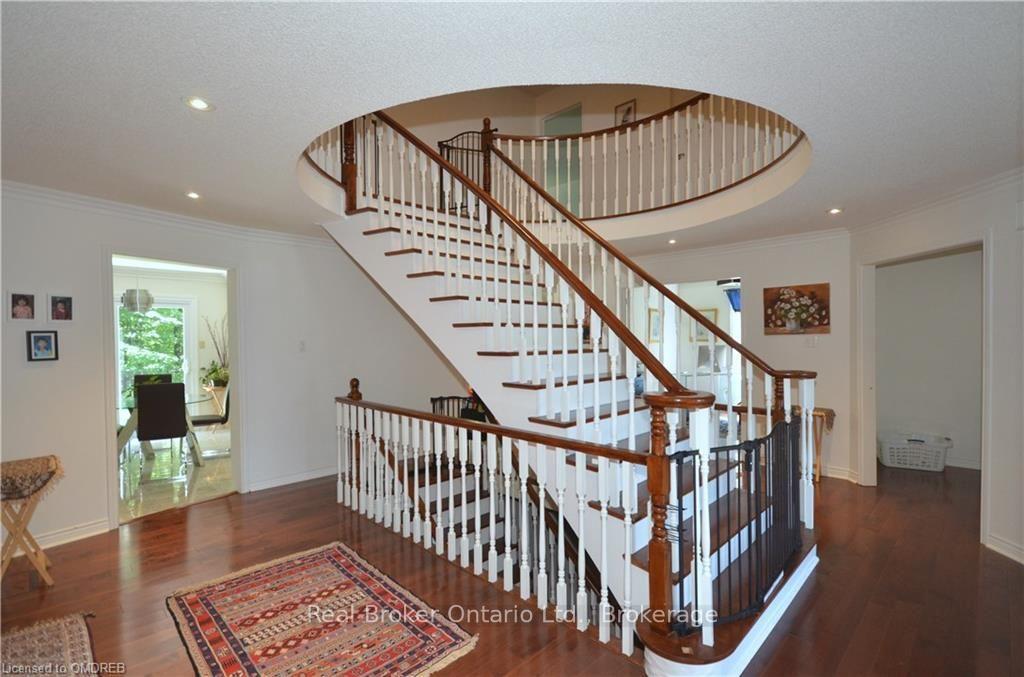 Photo 12 of 1609 Pilgrims Way, Oakville, Glen Abbey — HOMEH
