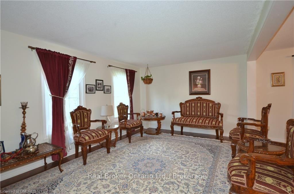 Photo 13 of 1609 Pilgrims Way, Oakville, Glen Abbey — HOMEH