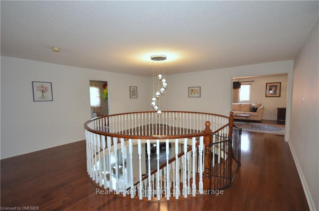Photo 14 of 1609 Pilgrims Way, Oakville, Glen Abbey — HOMEH
