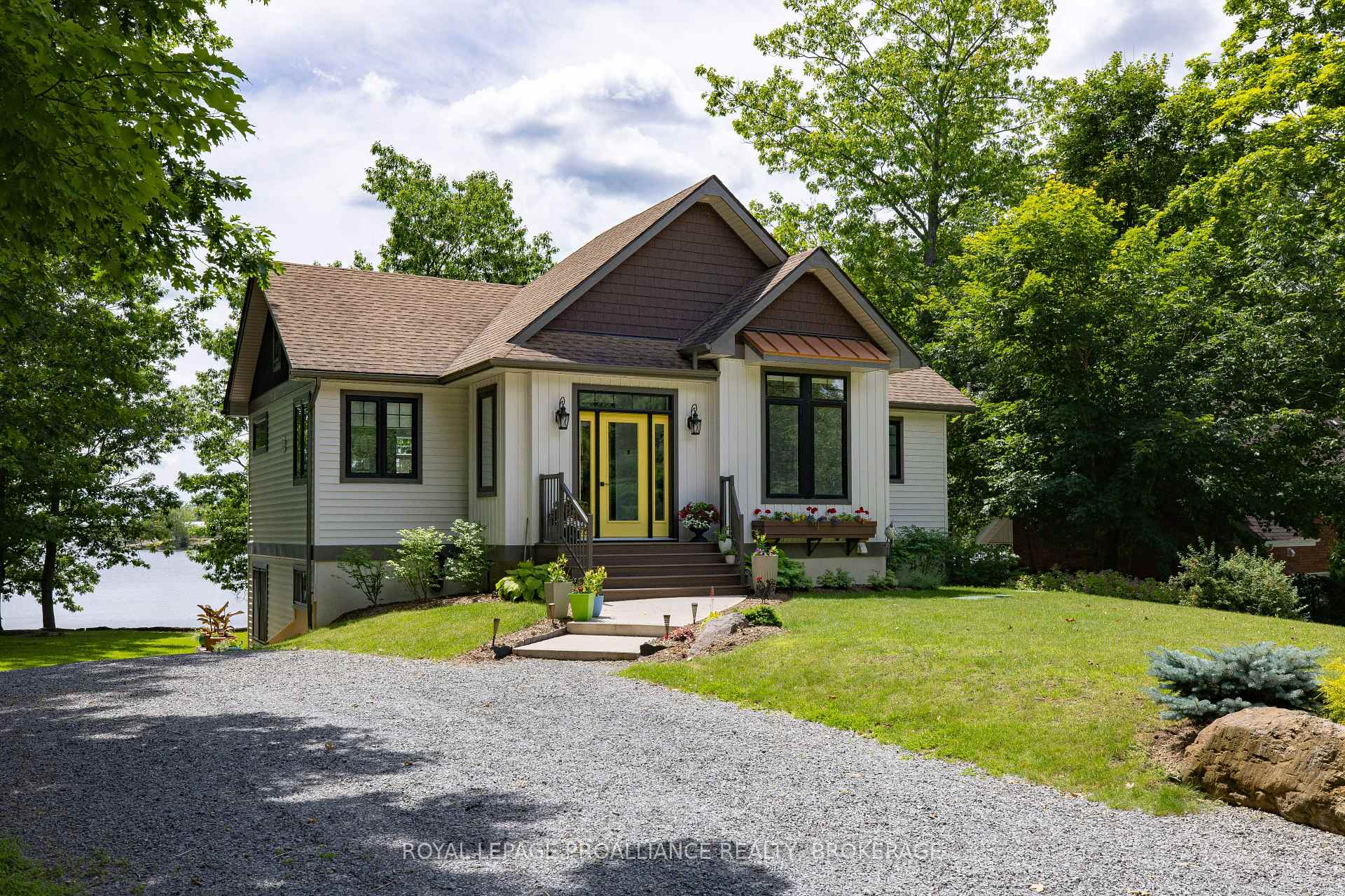 Photo 2 of 3842 Hideaway Lane, Frontenac, Frontenac South — HOMEH