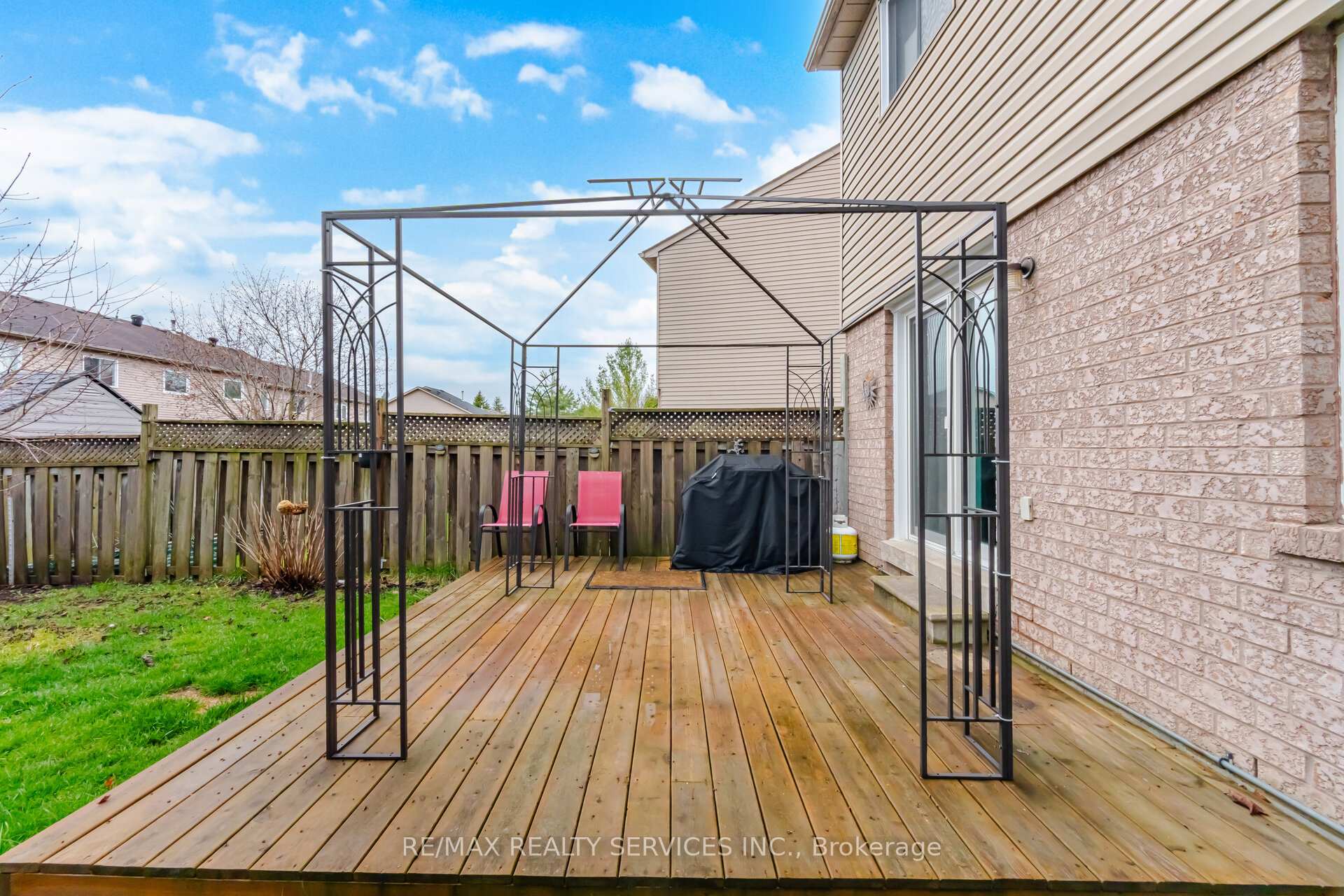 Photo 18 of 59 Fry Crescent, Clarington, Bowmanville — HOMEH