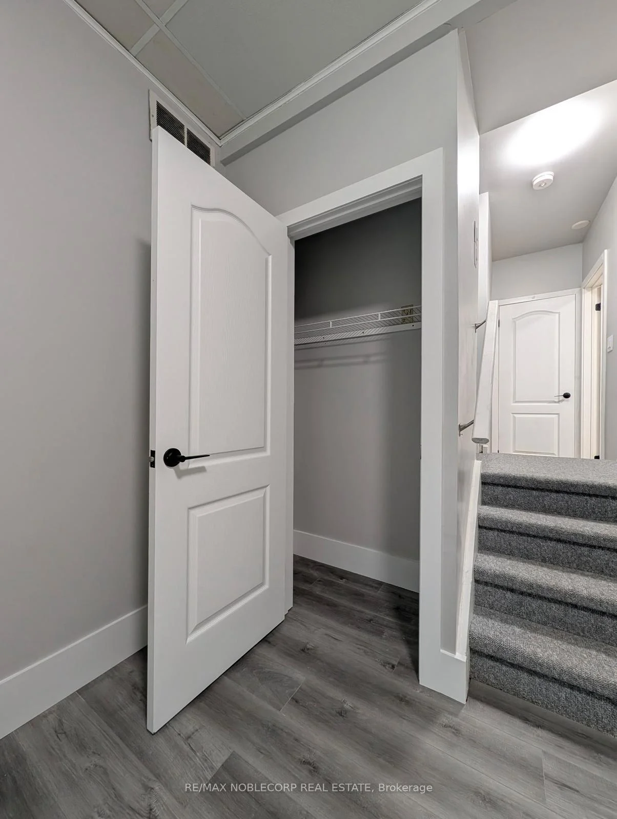 Photo 2 of Unit Lower, 59 Scott Crescent, Barrie, Letitia Heights — HOMEH