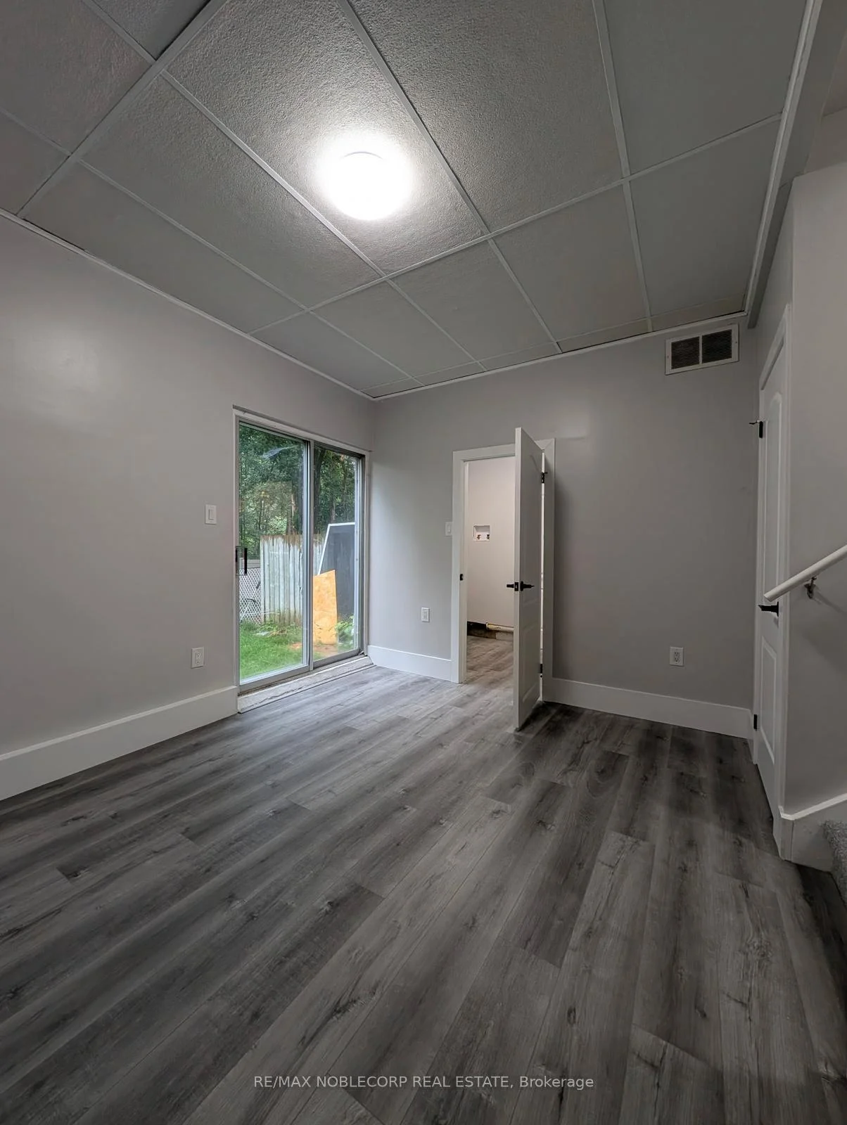 Photo 4 of Unit Lower, 59 Scott Crescent, Barrie, Letitia Heights — HOMEH