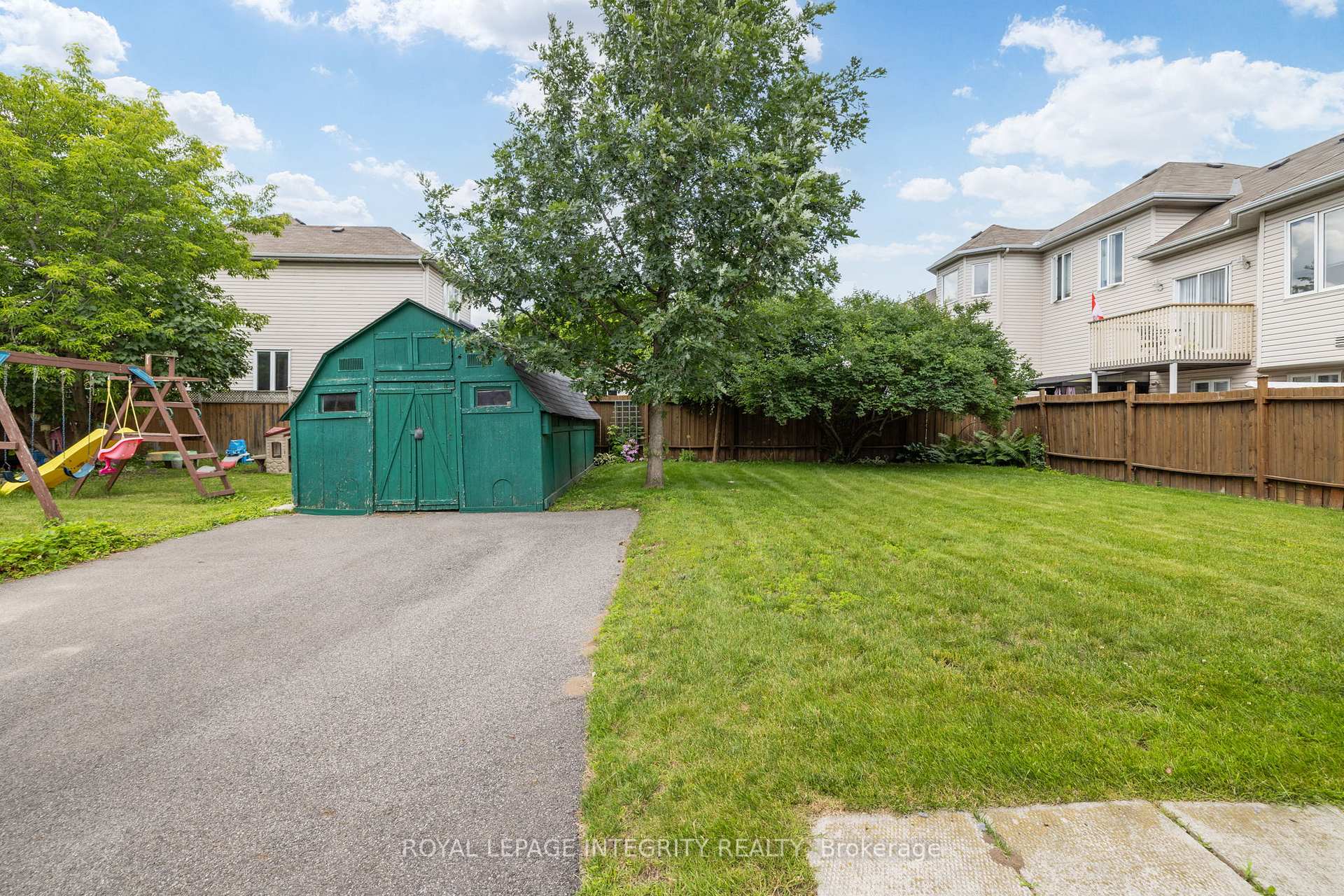 Photo 3 of 1081 Kenaston Street, Ottawa, Cyrville Rd./Industrial Park — HOMEH
