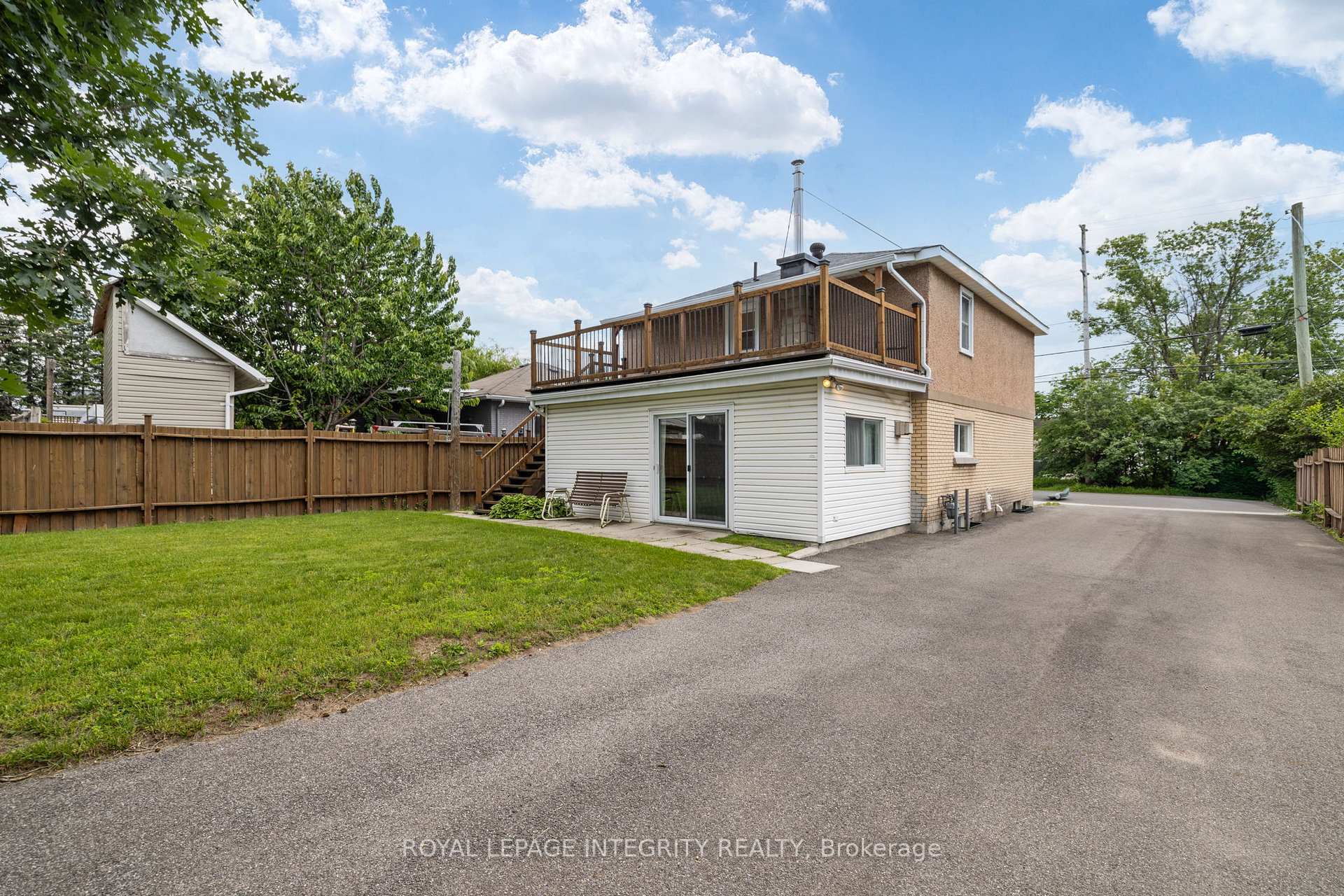Photo 5 of 1081 Kenaston Street, Ottawa, Cyrville Rd./Industrial Park — HOMEH