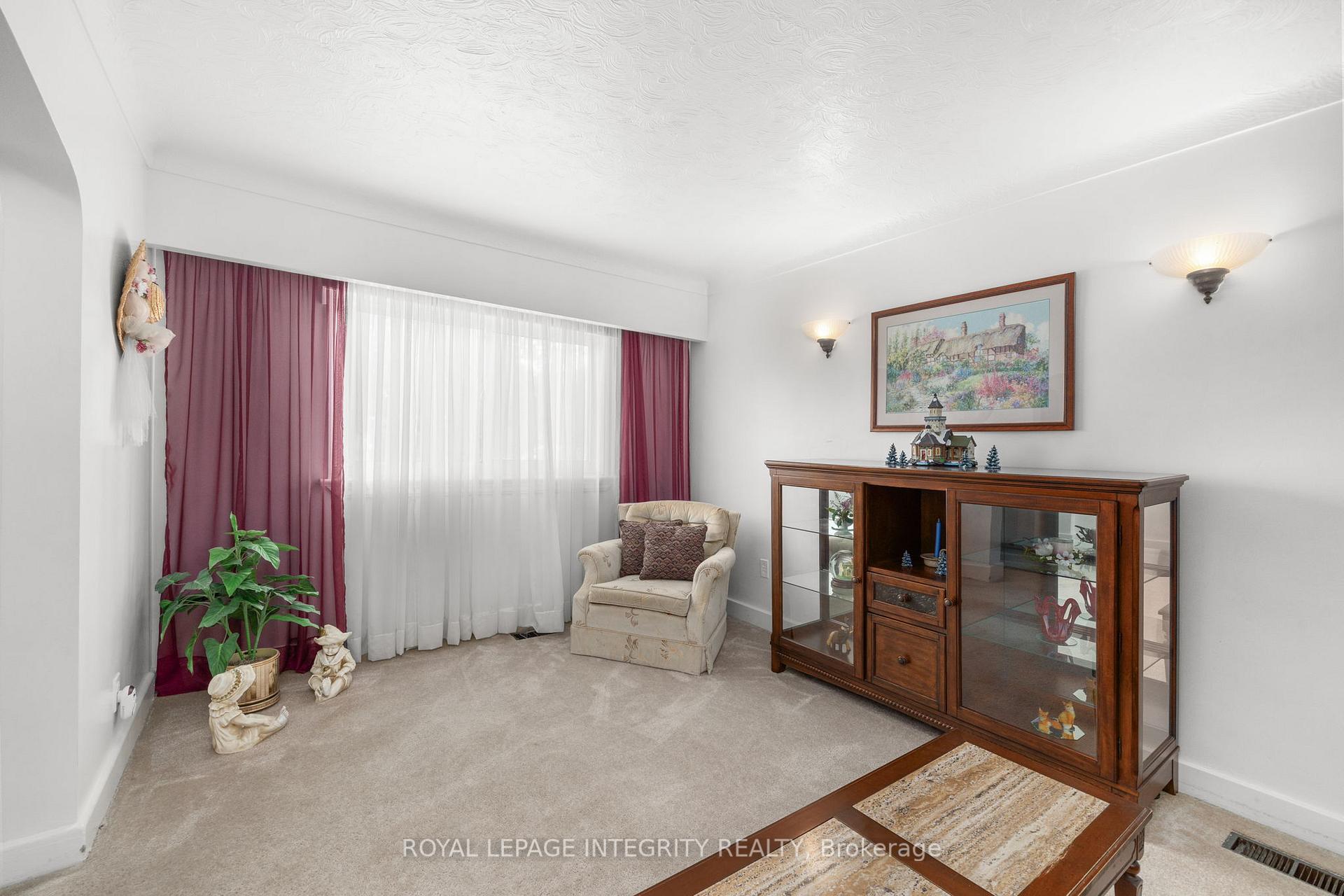 Photo 18 of 1081 Kenaston Street, Ottawa, Cyrville Rd./Industrial Park — HOMEH