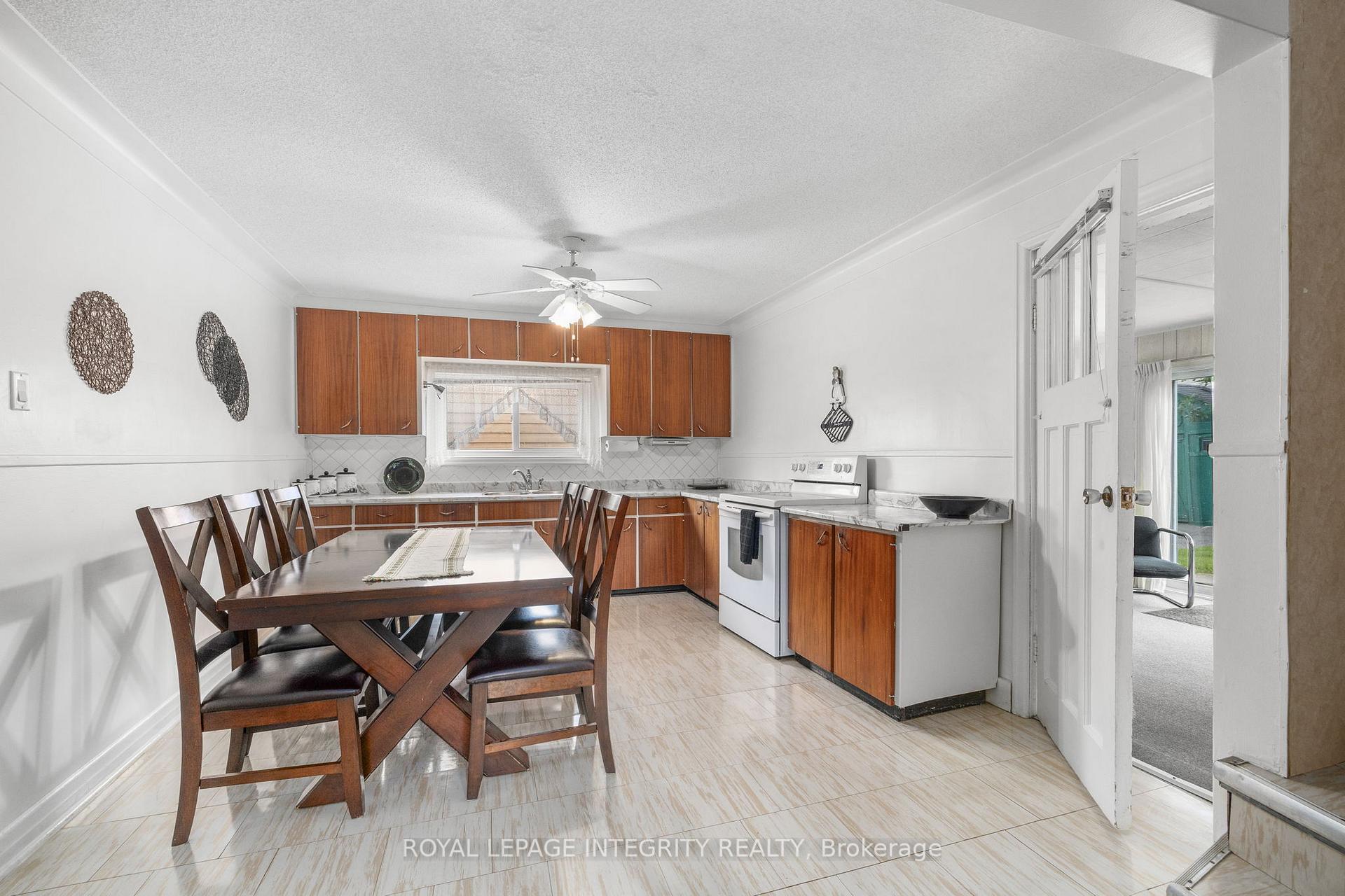 Photo 27 of 1081 Kenaston Street, Ottawa, Cyrville Rd./Industrial Park — HOMEH