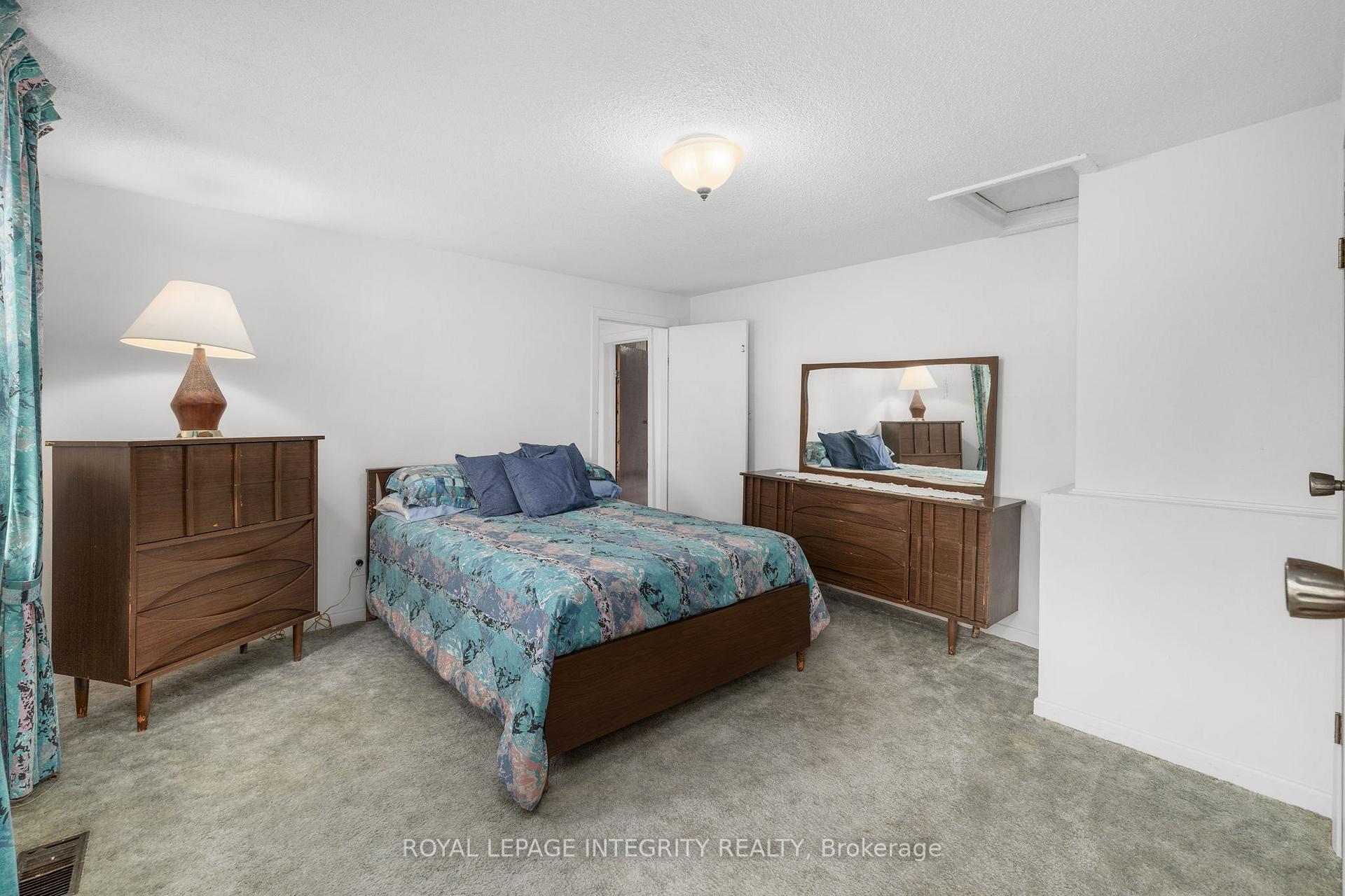 Photo 49 of 1081 Kenaston Street, Ottawa, Cyrville Rd./Industrial Park — HOMEH