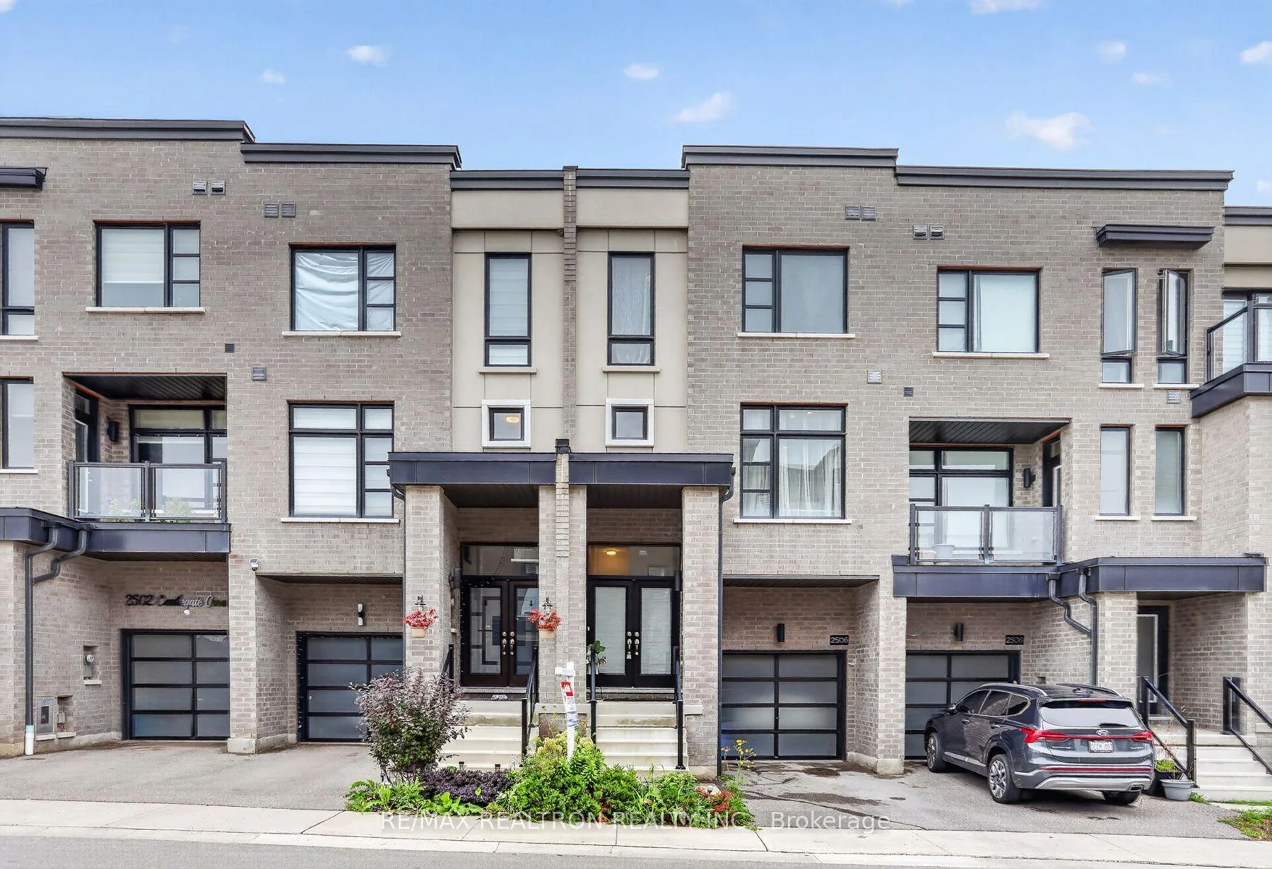Photo 3 of 2506 Castlegate Crossing Drive, Pickering, Duffin Heights — HOMEH