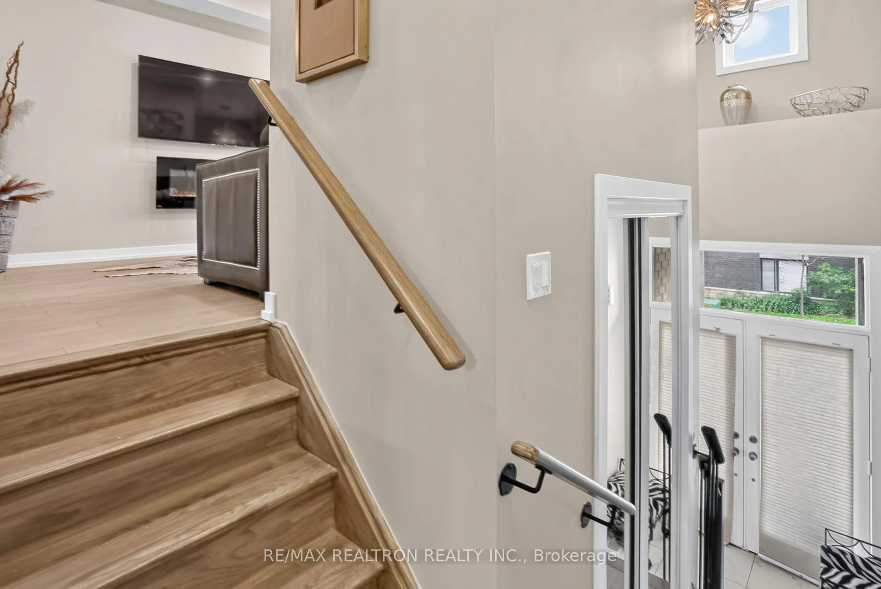 Photo 9 of 2506 Castlegate Crossing Drive, Pickering, Duffin Heights — HOMEH
