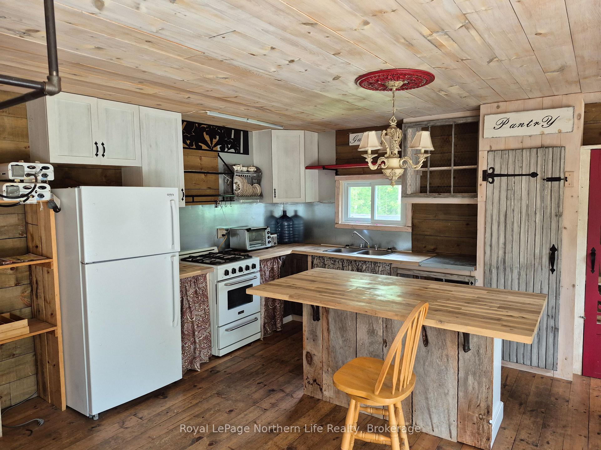 Photo 7 of 554 Janveau Road, Papineau-Cameron, Papineau Cameron — HOMEH