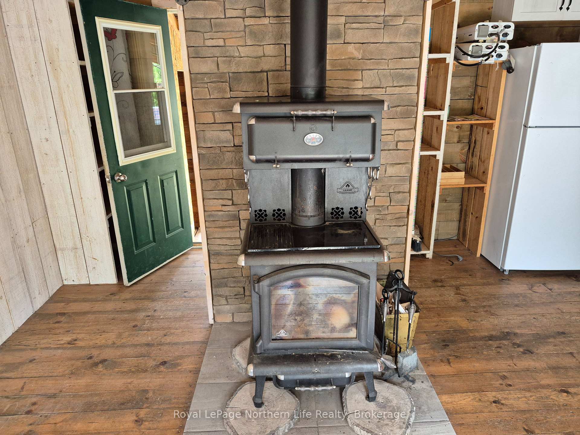 Photo 11 of 554 Janveau Road, Papineau-Cameron, Papineau Cameron — HOMEH