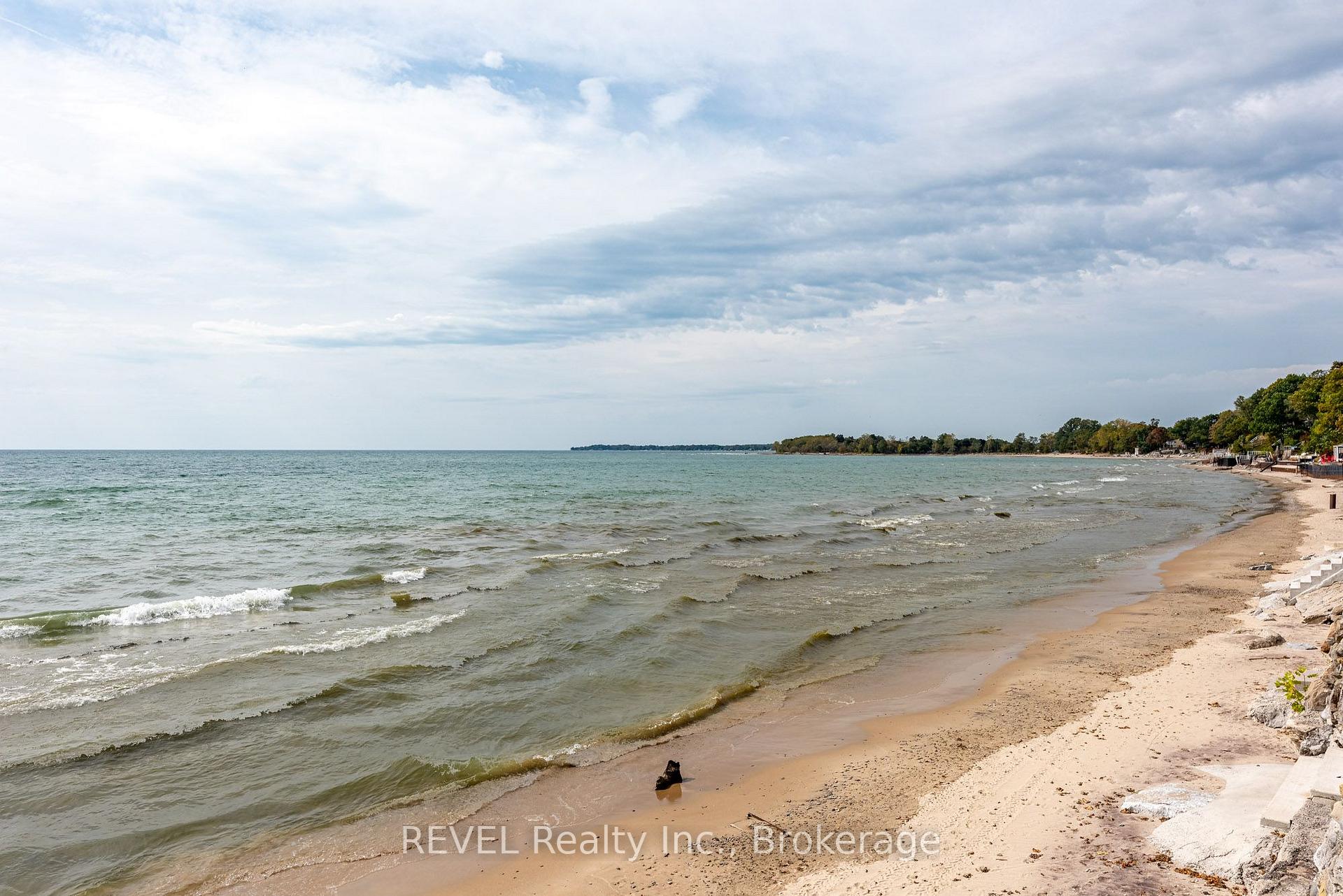 Photo 2 of 10417 Lakeshore Road, Wainfleet, Lakeshore — HOMEH