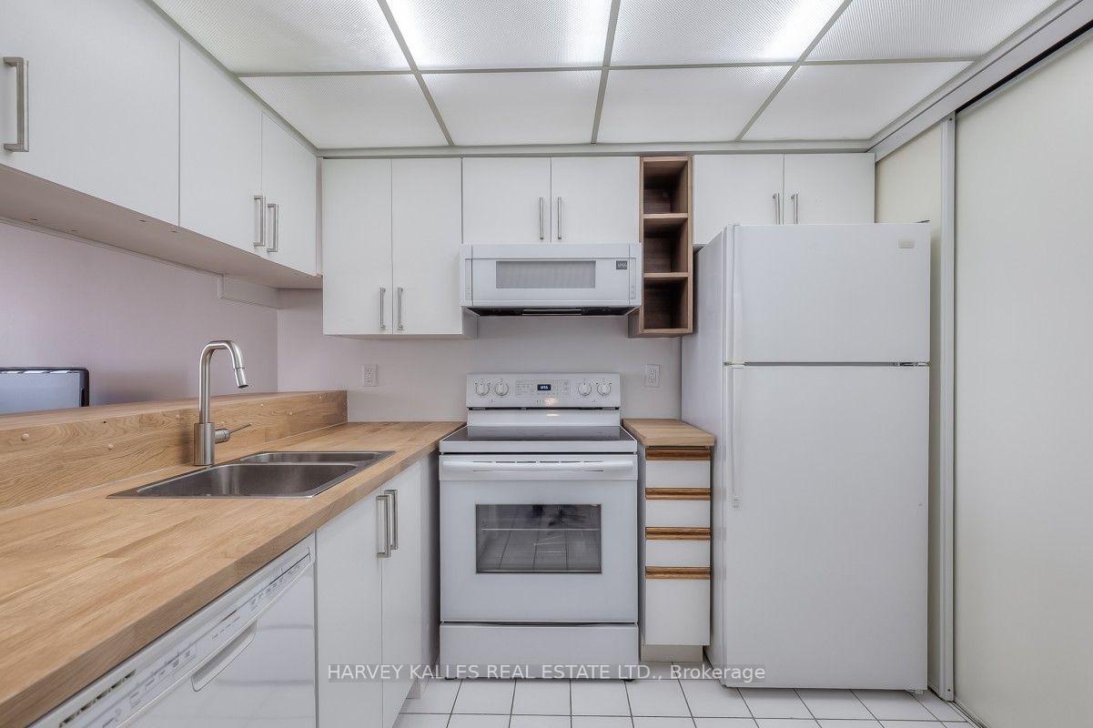 Photo 4 of Unit 710, 175 Cedar Avenue, Richmond Hill, Harding — HOMEH
