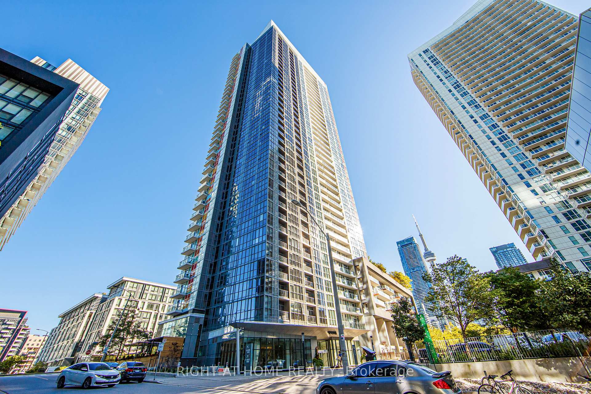 Photo 1 of Unit 902, 85 Queens Wharf Road, Toronto, Waterfront Communities — HOMEH