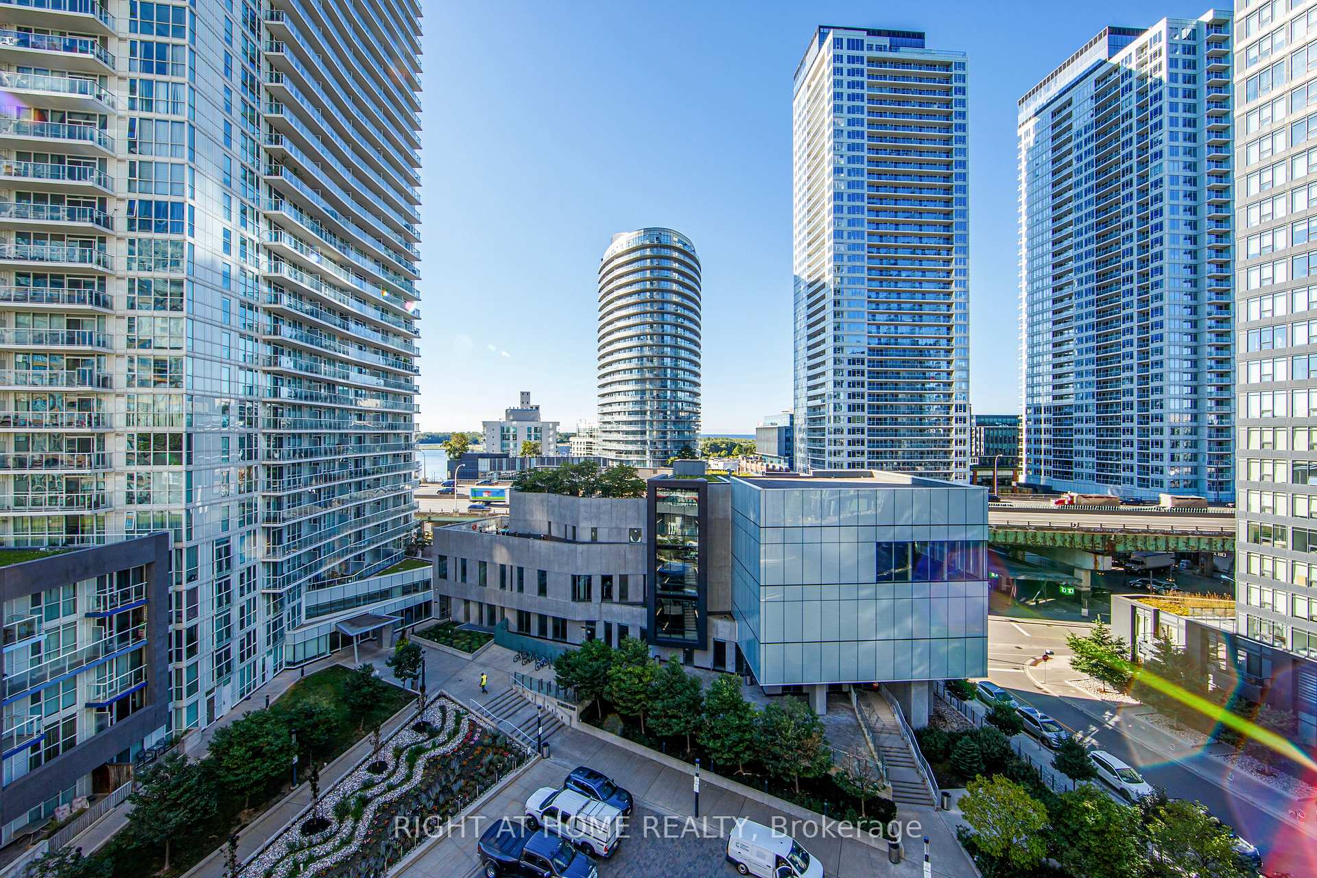 Photo 19 of Unit 902, 85 Queens Wharf Road, Toronto, Waterfront Communities — HOMEH
