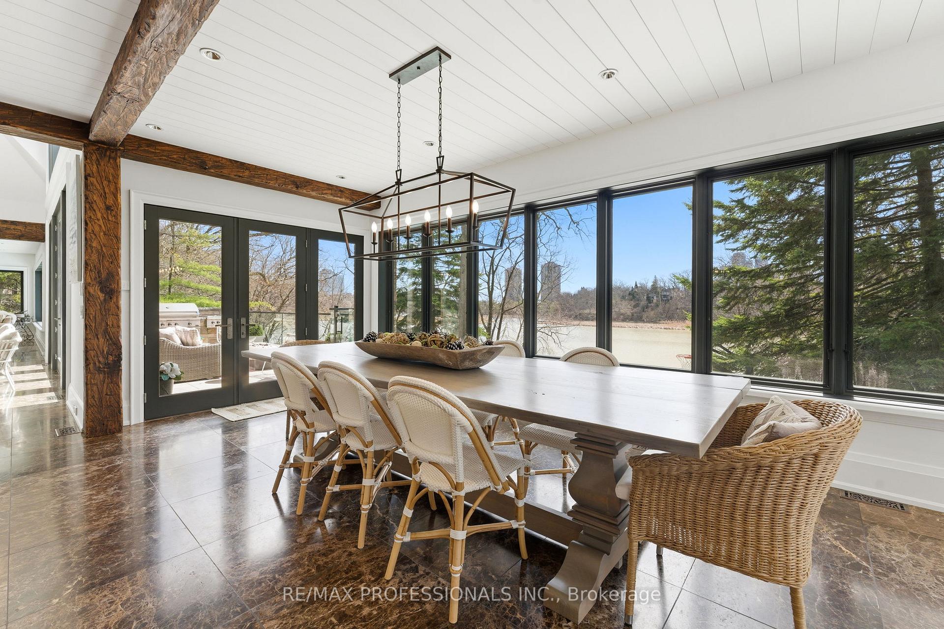 Photo 13 of 23 Riverside Crescent, Toronto, High Park-Swansea — HOMEH
