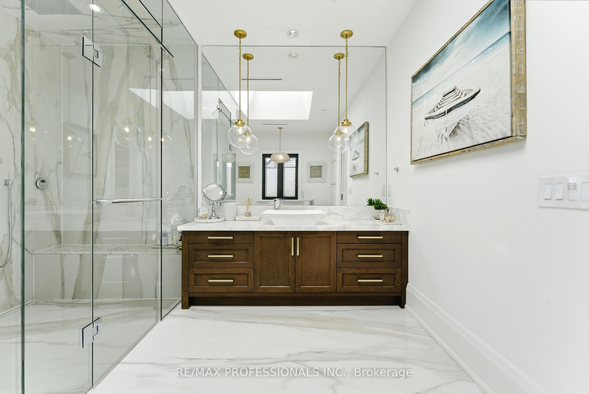 Photo 20 of 23 Riverside Crescent, Toronto, High Park-Swansea — HOMEH