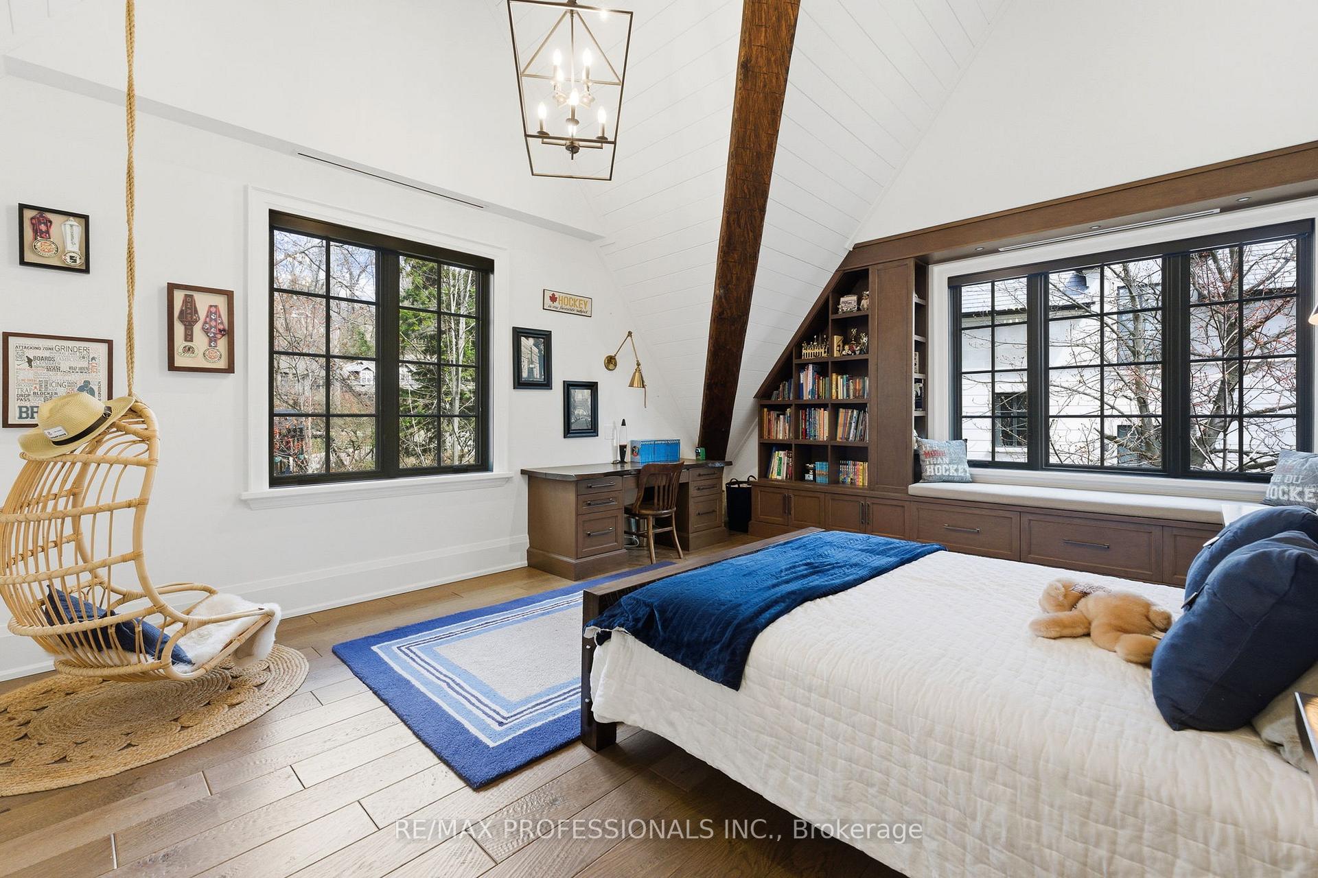 Photo 27 of 23 Riverside Crescent, Toronto, High Park-Swansea — HOMEH