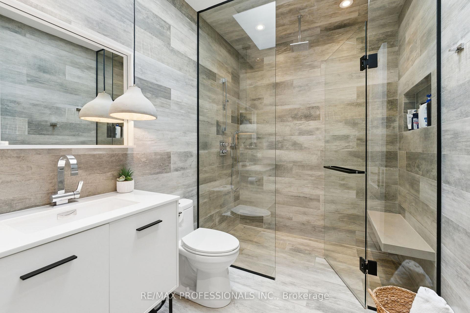 Photo 29 of 23 Riverside Crescent, Toronto, High Park-Swansea — HOMEH