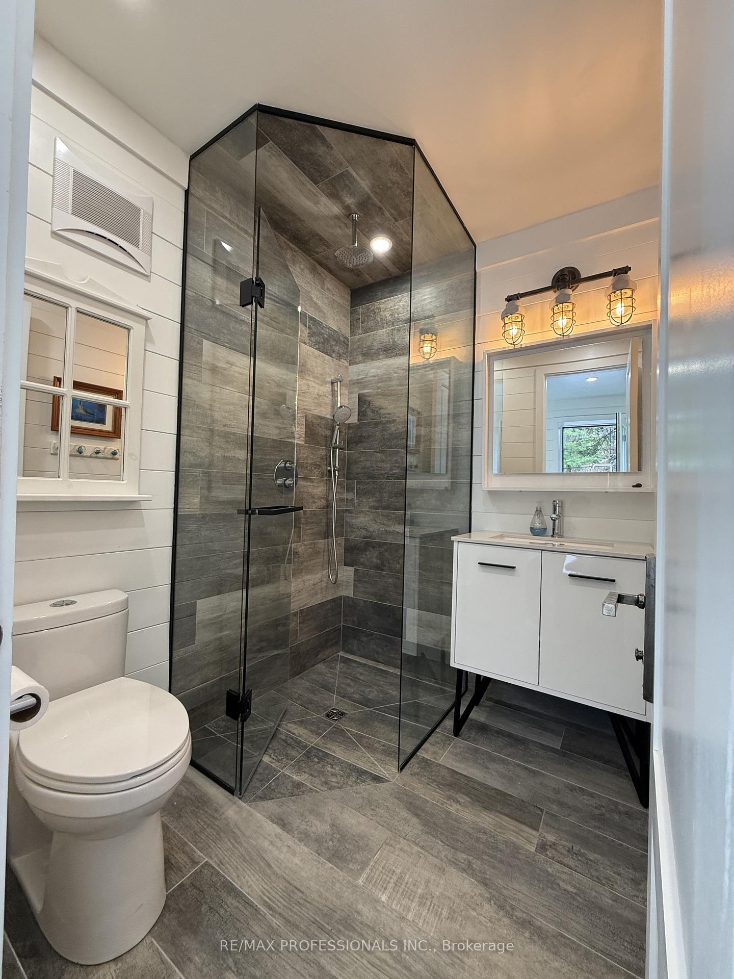 Photo 43 of 23 Riverside Crescent, Toronto, High Park-Swansea — HOMEH