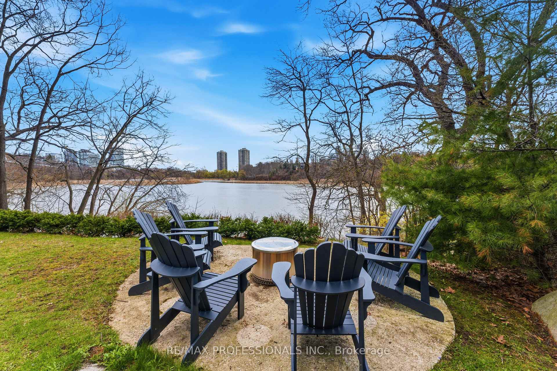 Photo 45 of 23 Riverside Crescent, Toronto, High Park-Swansea — HOMEH