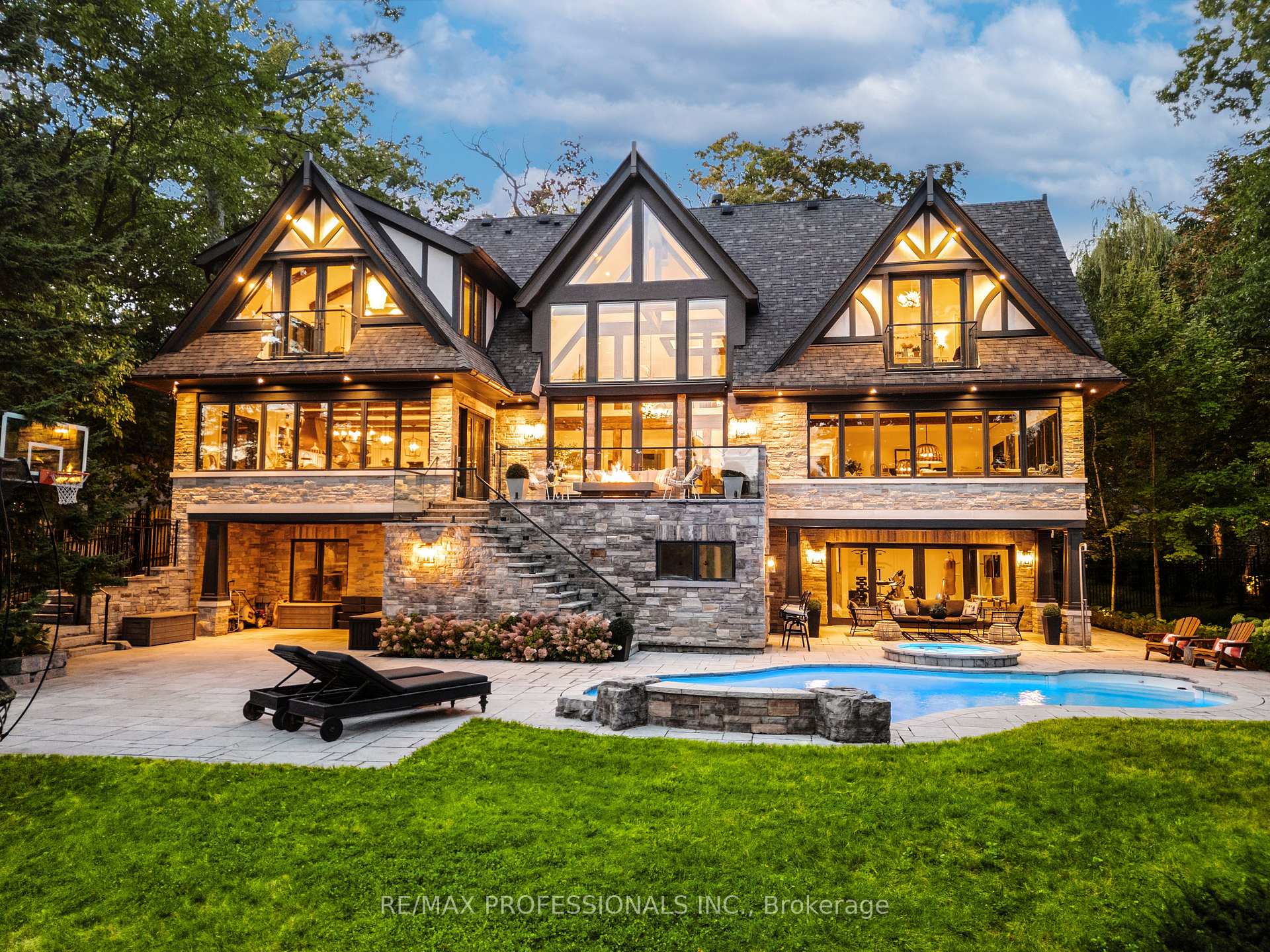 Photo 46 of 23 Riverside Crescent, Toronto, High Park-Swansea — HOMEH