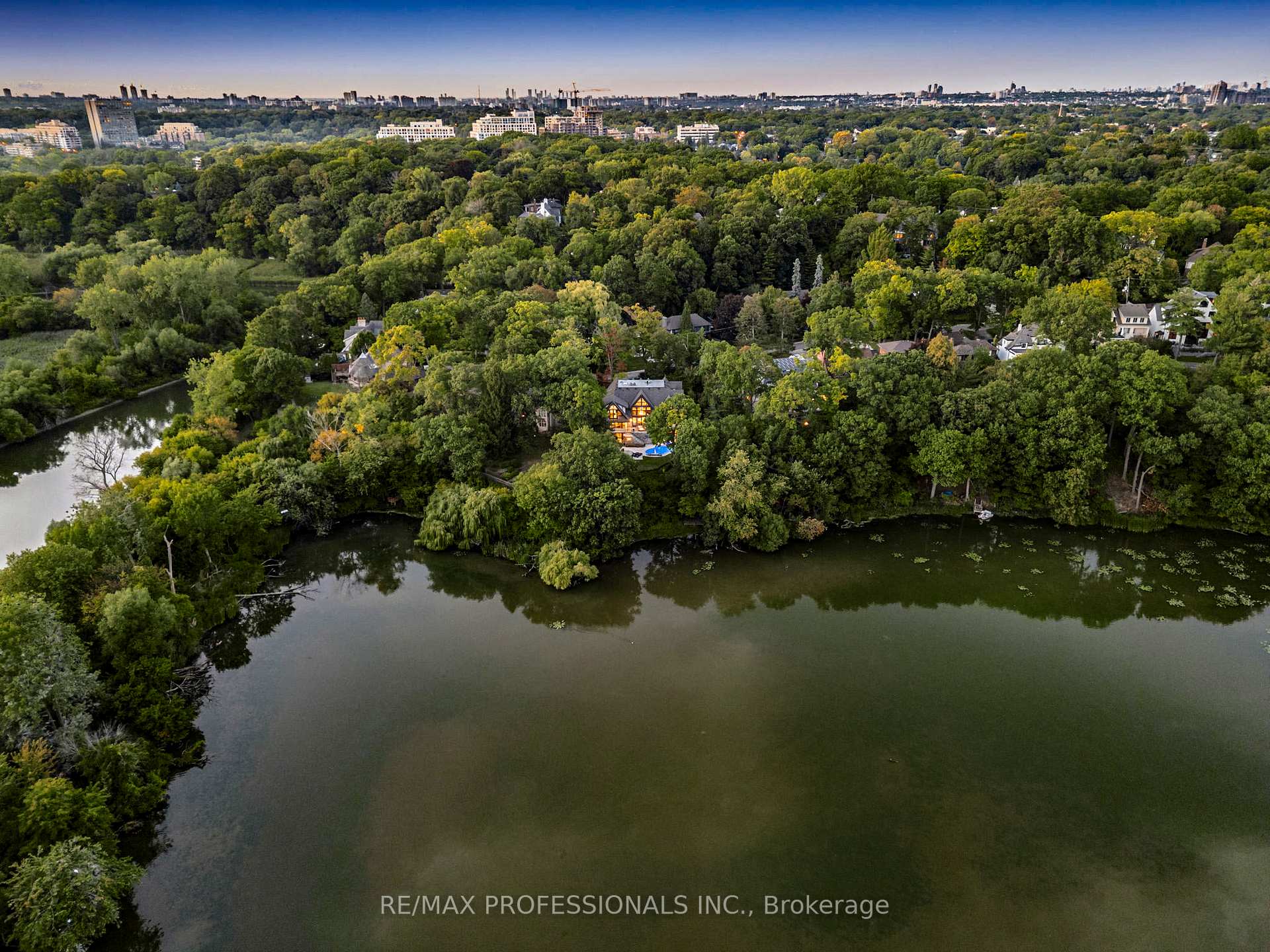 Photo 48 of 23 Riverside Crescent, Toronto, High Park-Swansea — HOMEH