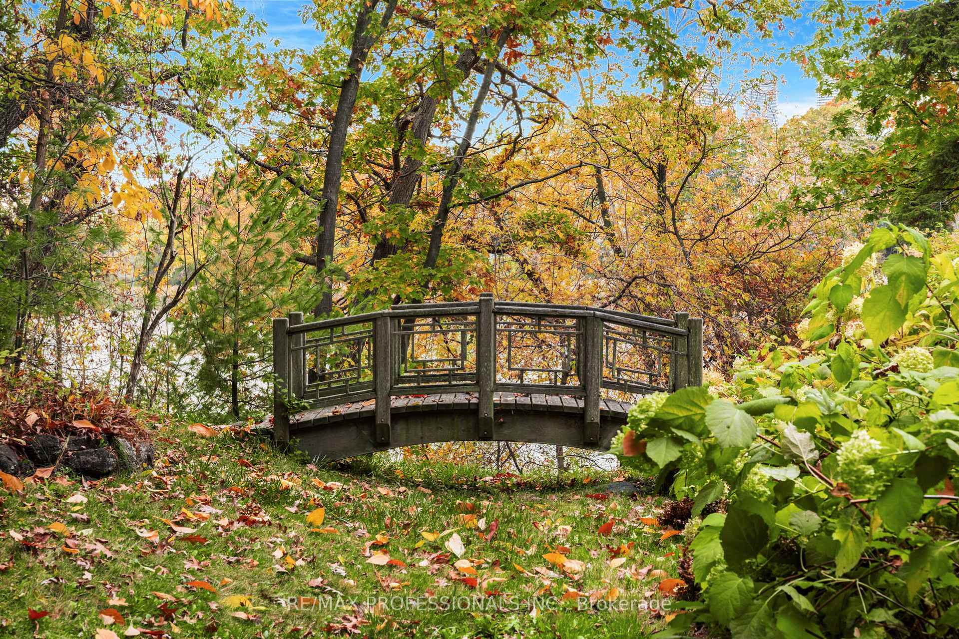 Photo 49 of 23 Riverside Crescent, Toronto, High Park-Swansea — HOMEH
