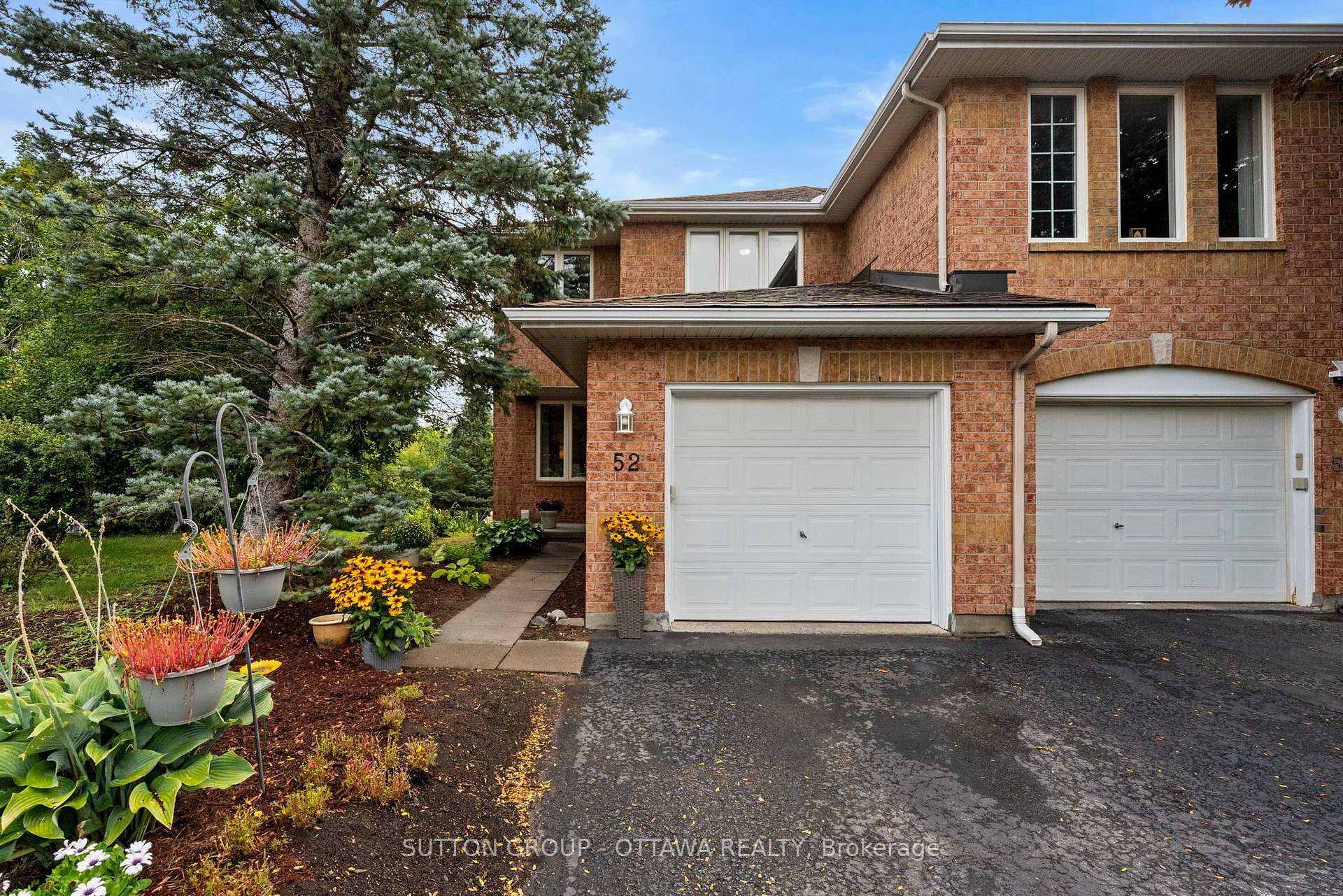 Photo 2 of 52 Windcrest Court, Ottawa, Kanata - Kanata Lakes/Heritage Hills — HOMEH
