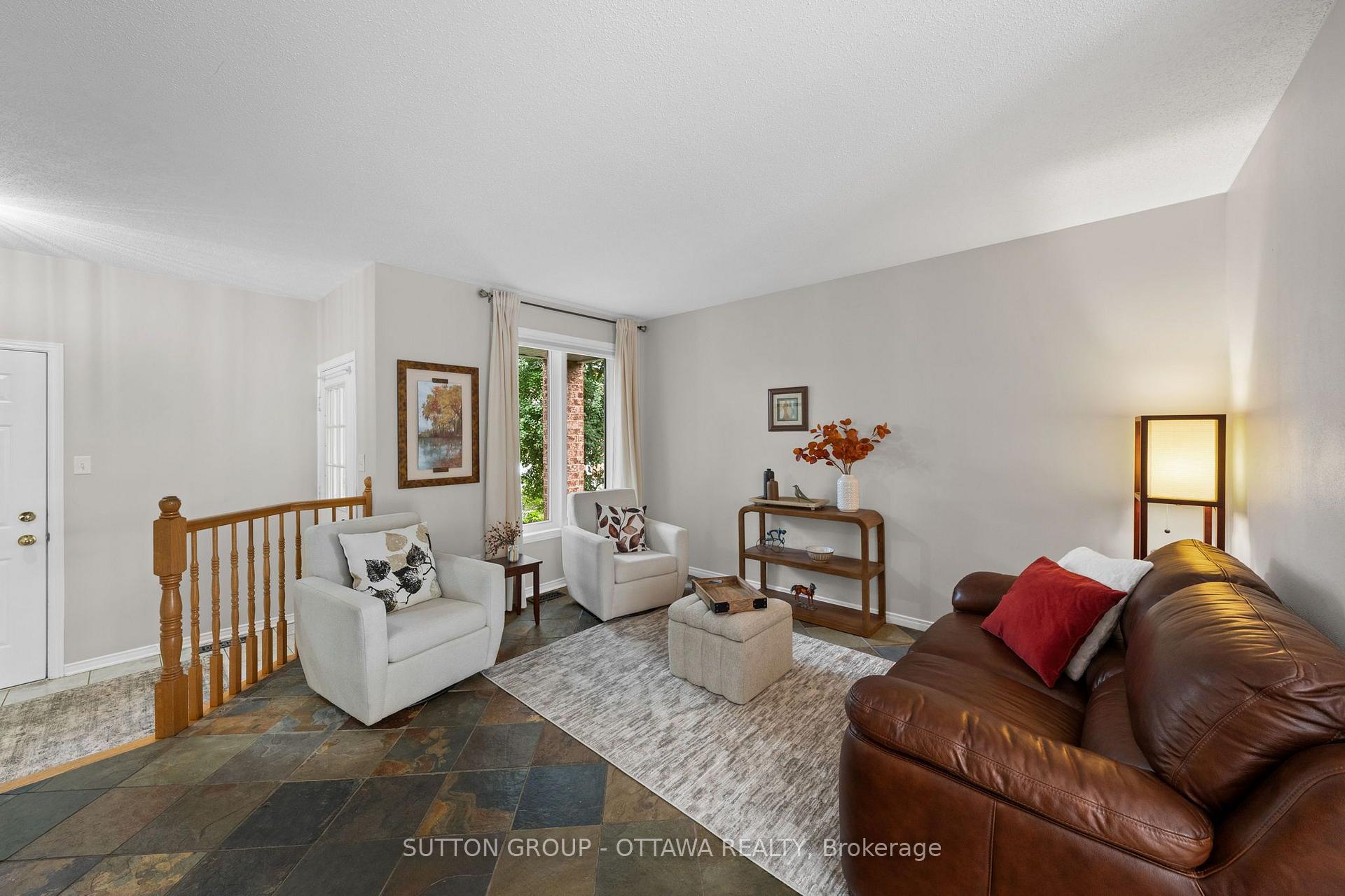 Photo 7 of 52 Windcrest Court, Ottawa, Kanata - Kanata Lakes/Heritage Hills — HOMEH