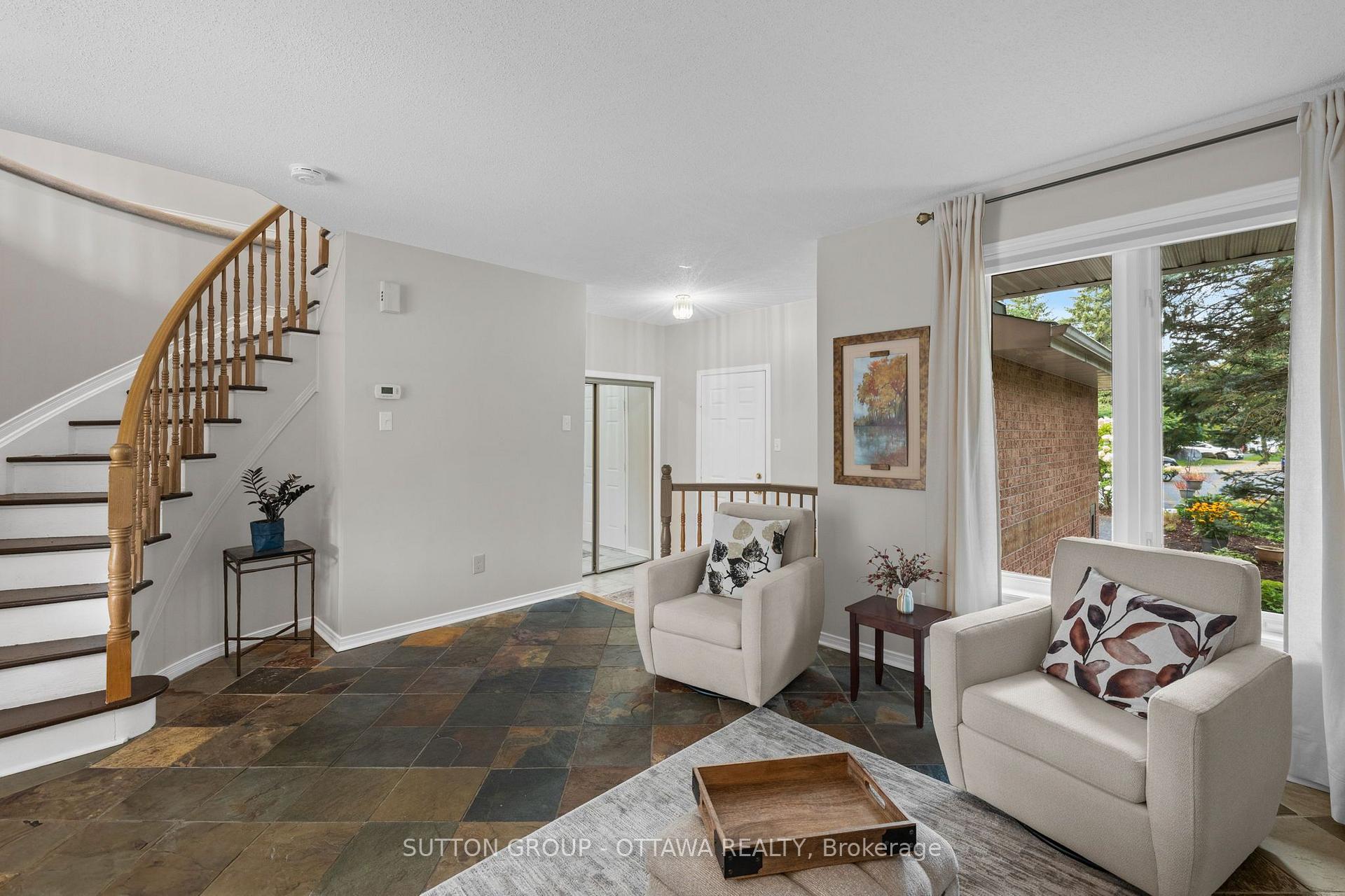 Photo 8 of 52 Windcrest Court, Ottawa, Kanata - Kanata Lakes/Heritage Hills — HOMEH