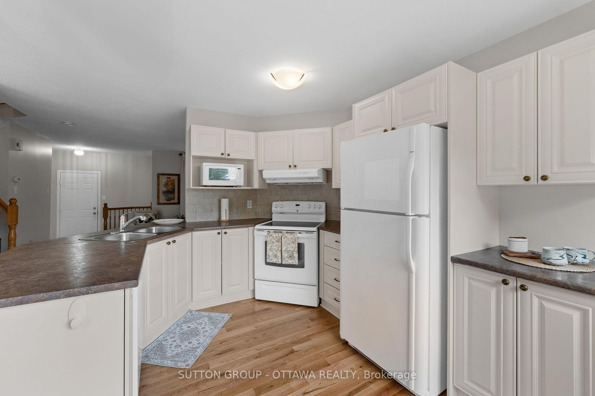 Photo 11 of 52 Windcrest Court, Ottawa, Kanata - Kanata Lakes/Heritage Hills — HOMEH