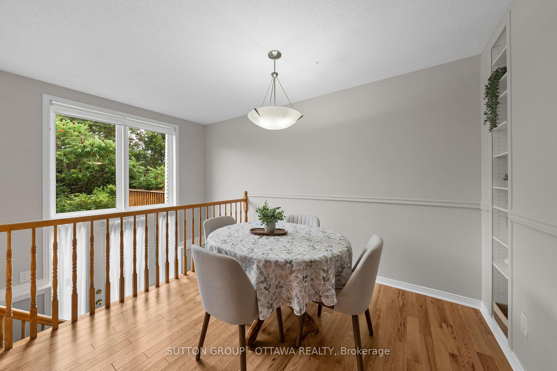Photo 14 of 52 Windcrest Court, Ottawa, Kanata - Kanata Lakes/Heritage Hills — HOMEH