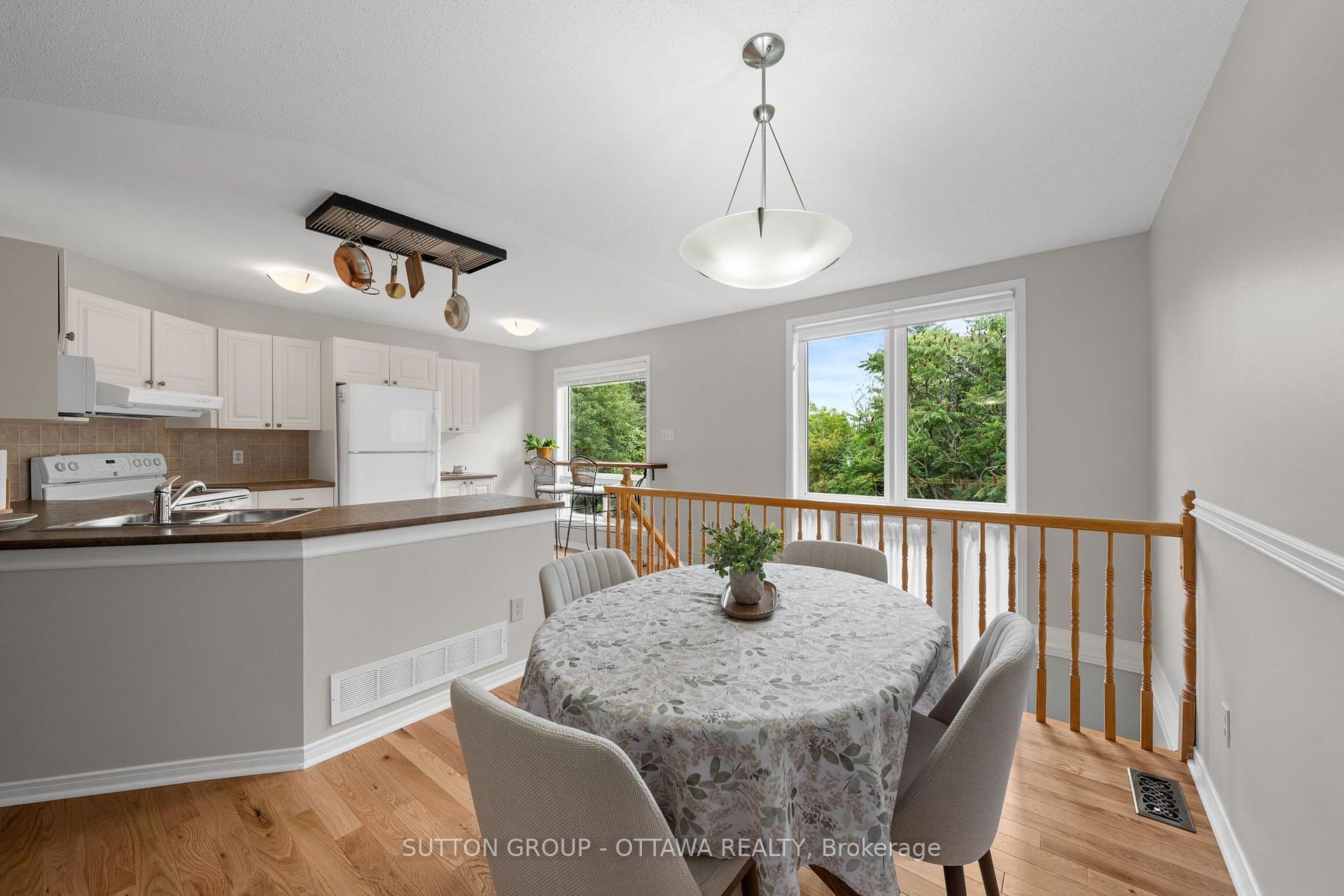Photo 15 of 52 Windcrest Court, Ottawa, Kanata - Kanata Lakes/Heritage Hills — HOMEH