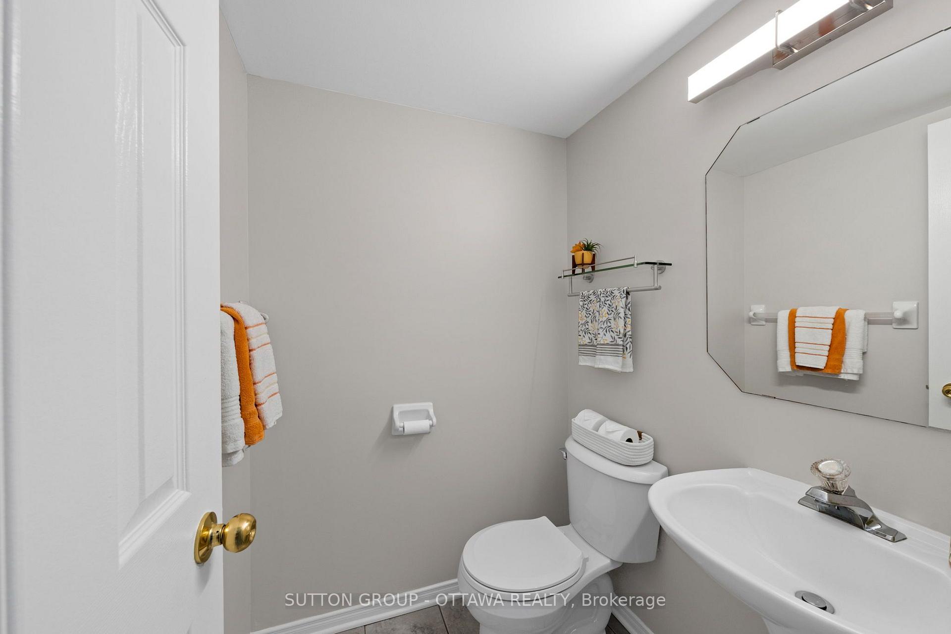 Photo 16 of 52 Windcrest Court, Ottawa, Kanata - Kanata Lakes/Heritage Hills — HOMEH
