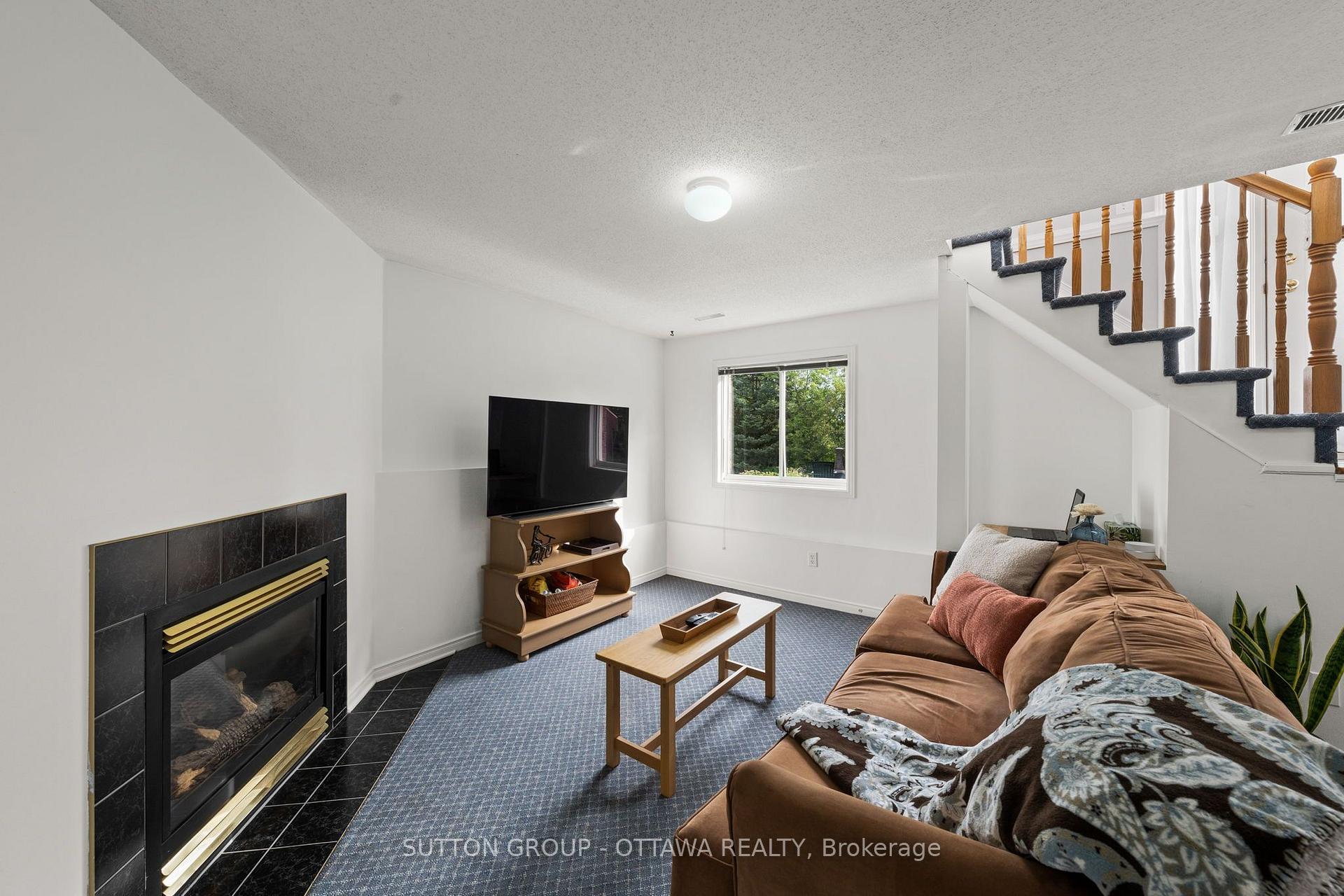 Photo 29 of 52 Windcrest Court, Ottawa, Kanata - Kanata Lakes/Heritage Hills — HOMEH