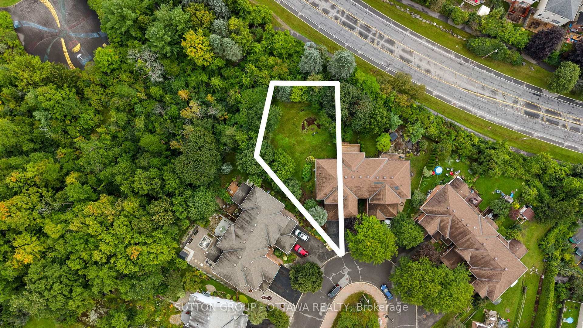 Photo 39 of 52 Windcrest Court, Ottawa, Kanata - Kanata Lakes/Heritage Hills — HOMEH
