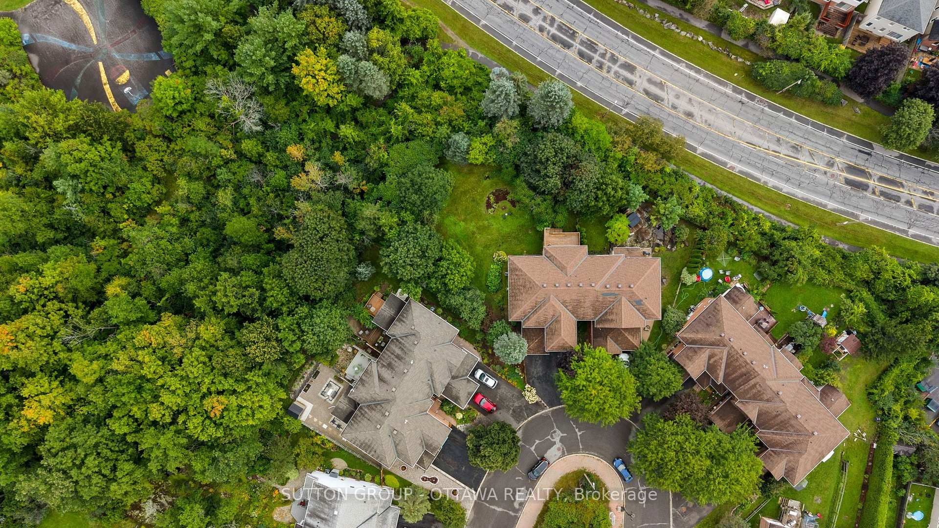Photo 40 of 52 Windcrest Court, Ottawa, Kanata - Kanata Lakes/Heritage Hills — HOMEH