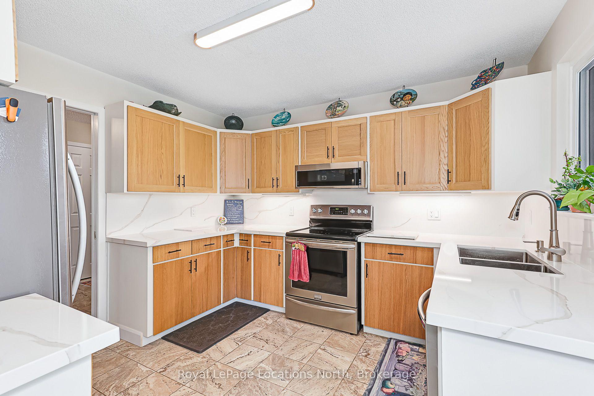 Photo 12 of 277 Christopher Street, Clearview, Stayner — HOMEH