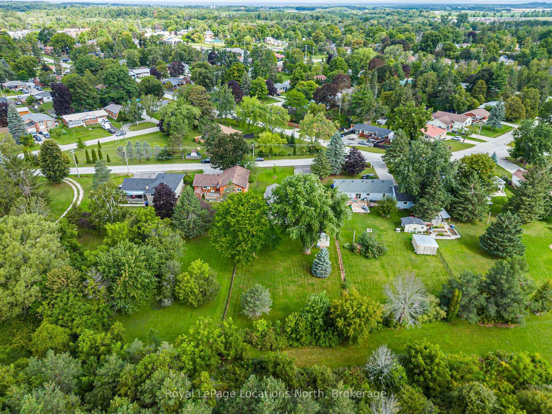 Photo 27 of 277 Christopher Street, Clearview, Stayner — HOMEH