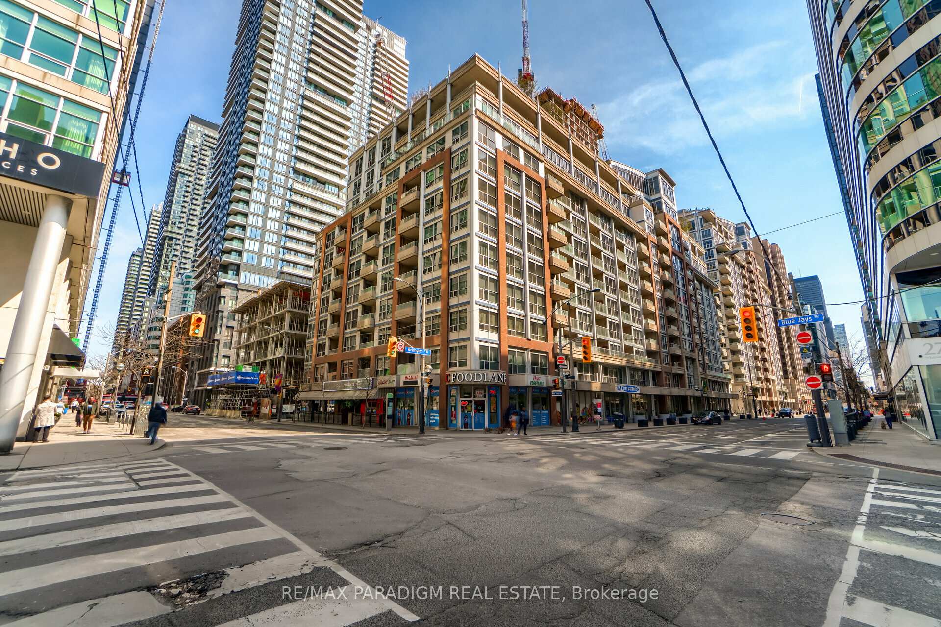 Front of Unit 213, 270 Wellington Street W