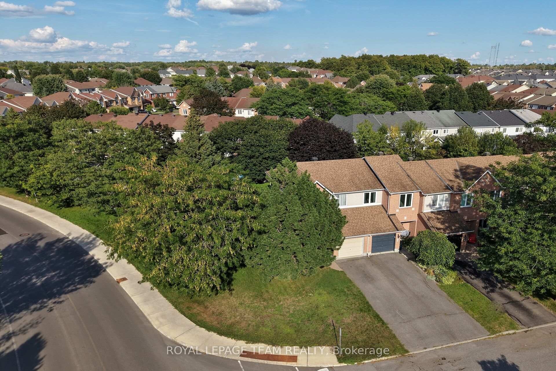 Photo 6 of 72 Sheppard's Glen Avenue, Ottawa, Kanata - Emerald Meadows/Trailwest — HOMEH
