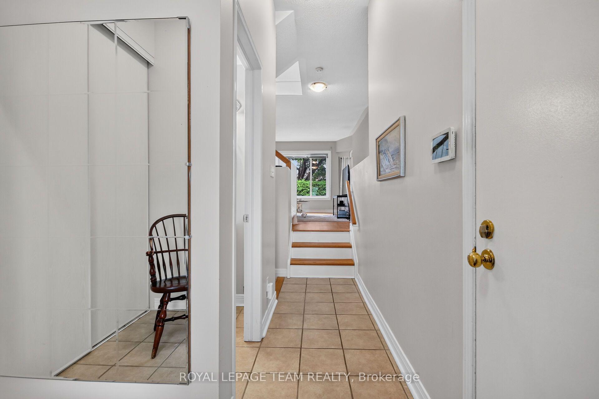 Photo 10 of 72 Sheppard's Glen Avenue, Ottawa, Kanata - Emerald Meadows/Trailwest — HOMEH