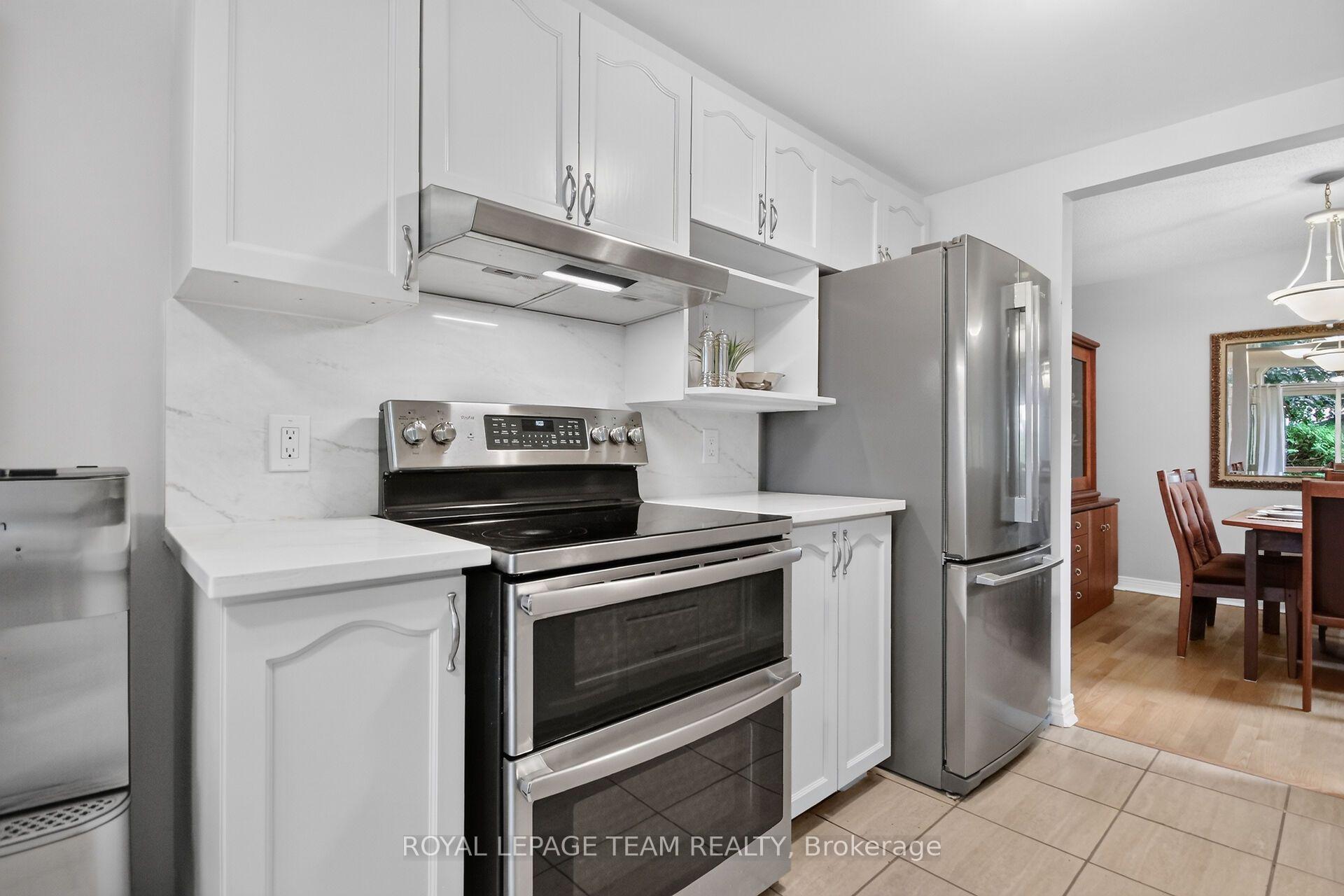 Photo 17 of 72 Sheppard's Glen Avenue, Ottawa, Kanata - Emerald Meadows/Trailwest — HOMEH