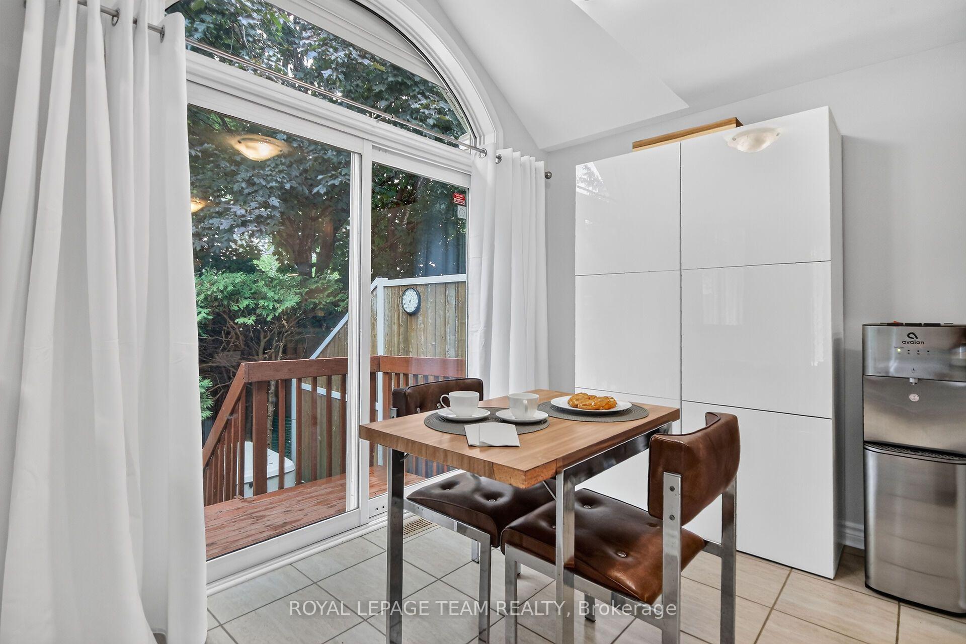 Photo 19 of 72 Sheppard's Glen Avenue, Ottawa, Kanata - Emerald Meadows/Trailwest — HOMEH