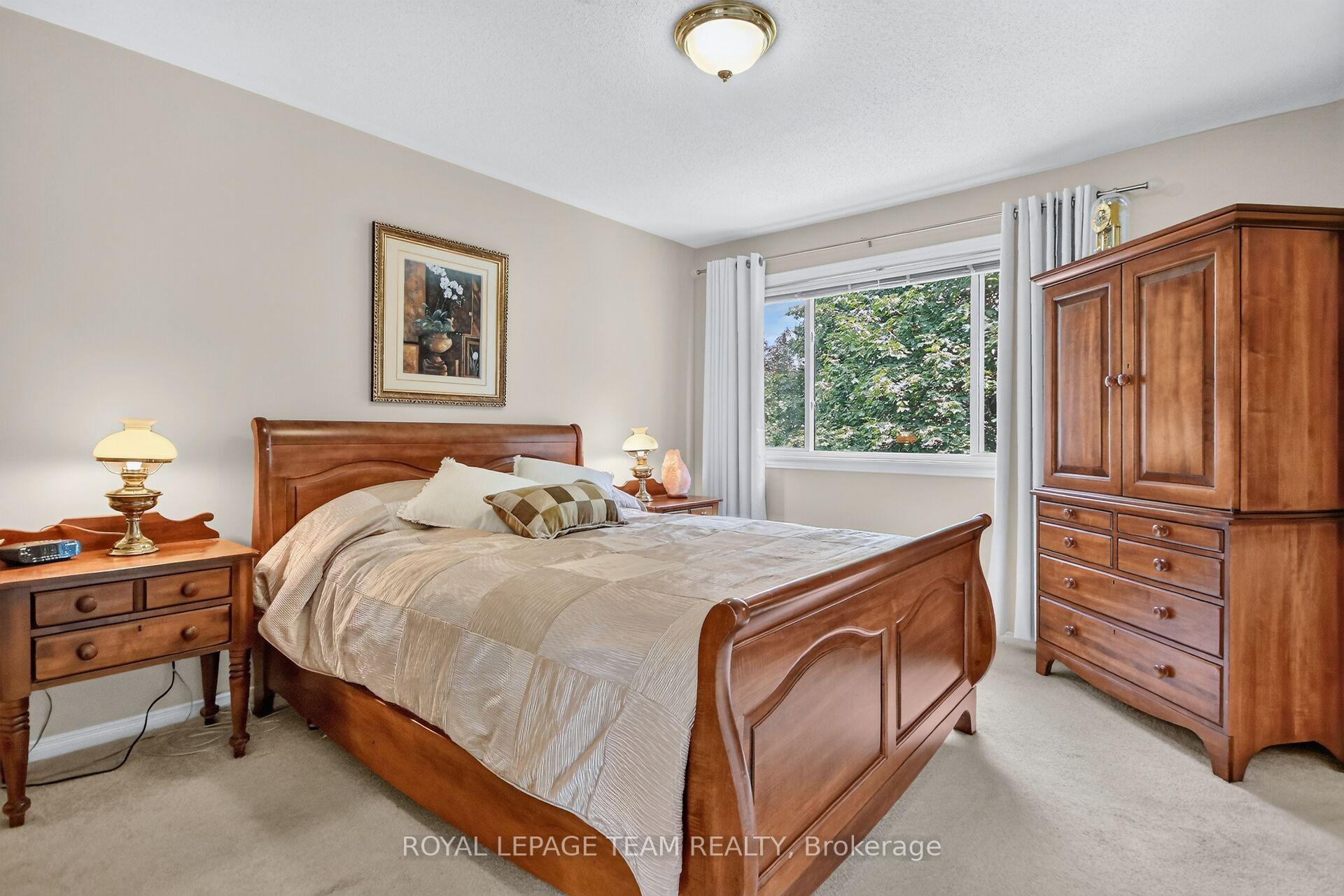 Photo 26 of 72 Sheppard's Glen Avenue, Ottawa, Kanata - Emerald Meadows/Trailwest — HOMEH